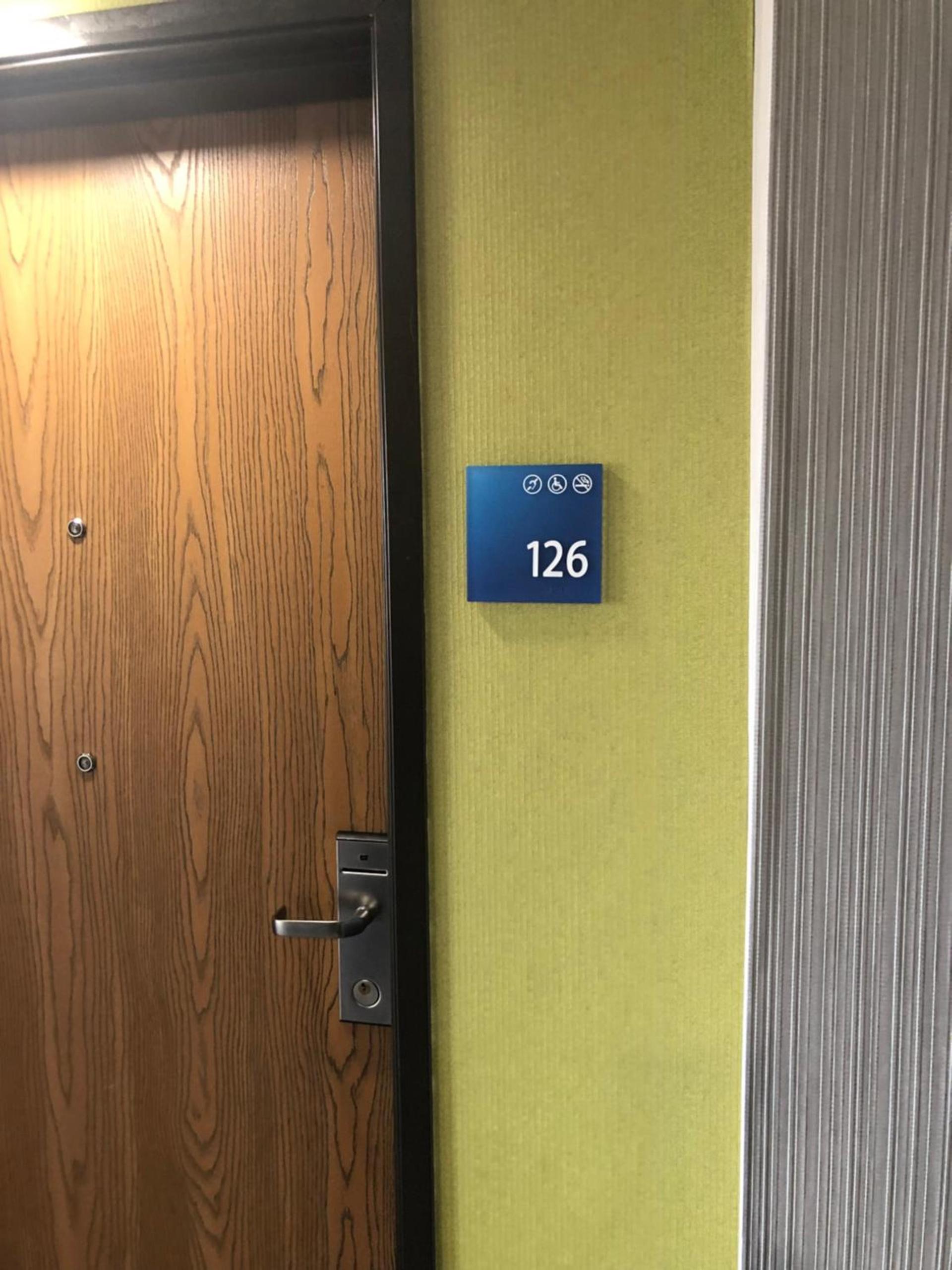Holiday Inn Express Mt. Vernon by IHG photo 85