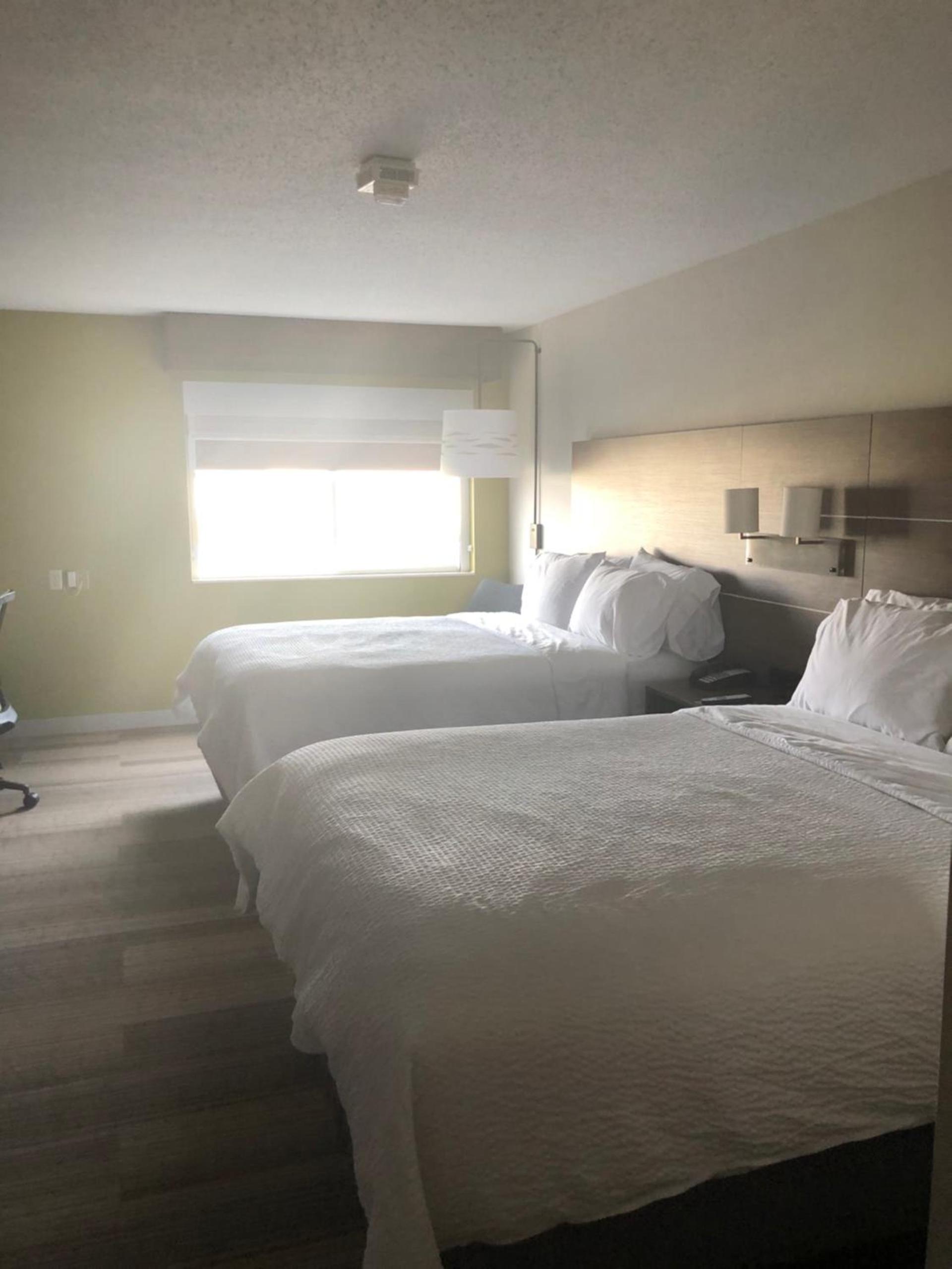 Holiday Inn Express Mt. Vernon by IHG photo 86