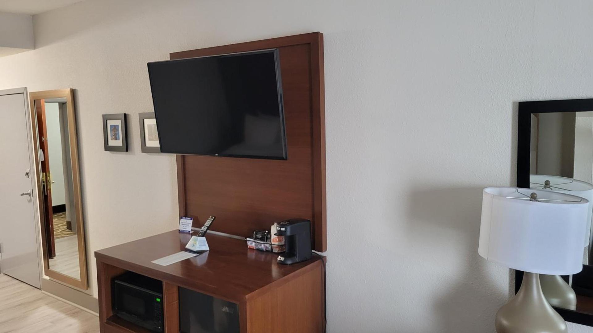 Comfort Suites Cumming-Atlanta near Northside Hospital Forsyth photo 23