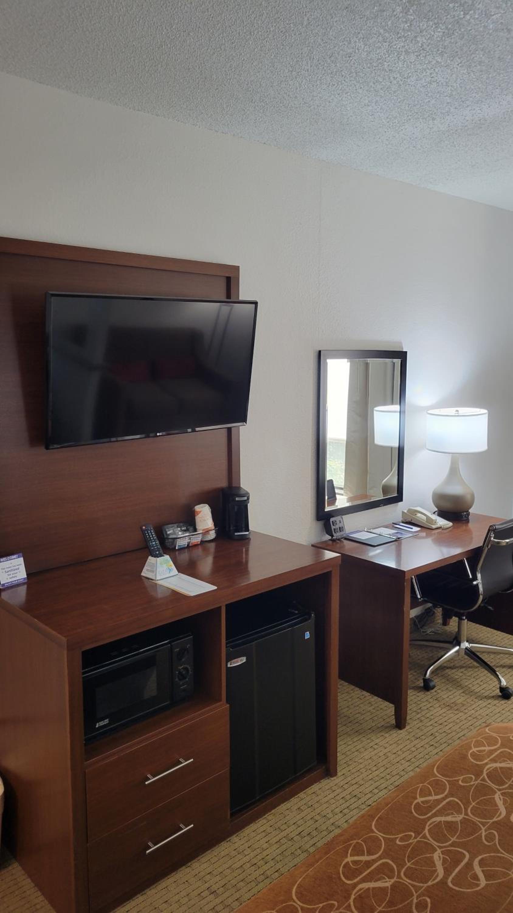 Comfort Suites Cumming-Atlanta near Northside Hospital Forsyth photo 30