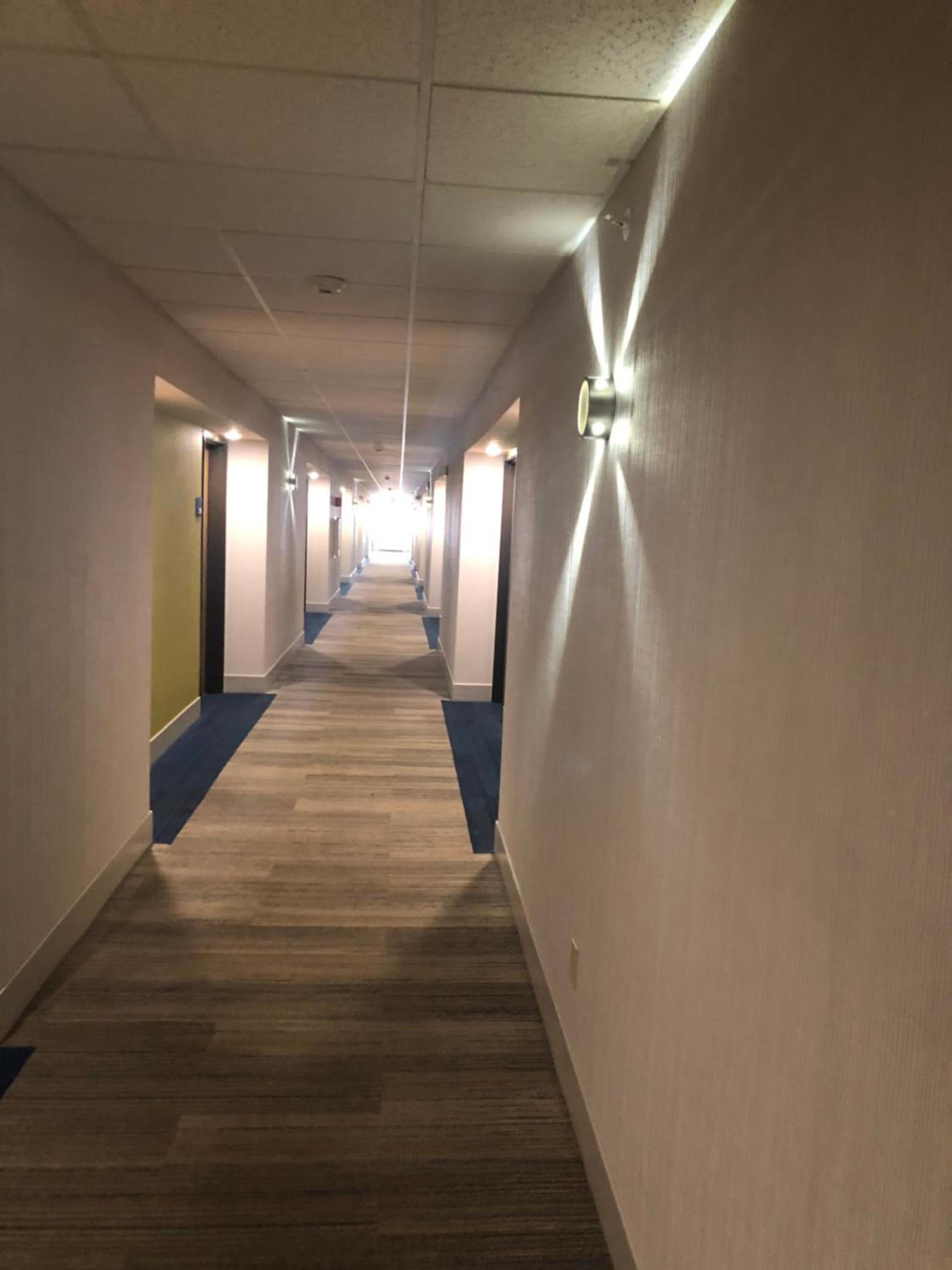 Holiday Inn Express Mt. Vernon by IHG photo 5