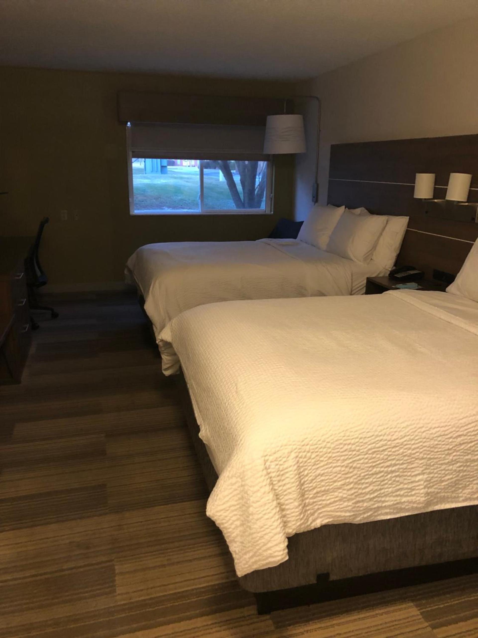 Holiday Inn Express Mt. Vernon by IHG photo 4