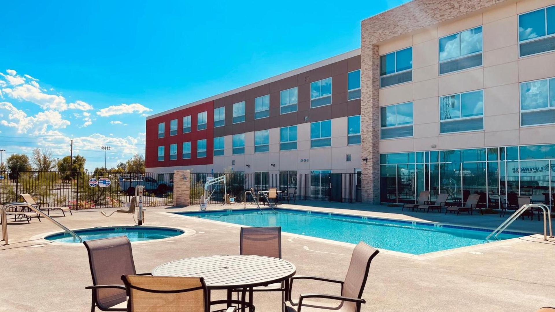 Holiday Inn Express & Suites Blythe by IHG photo 35