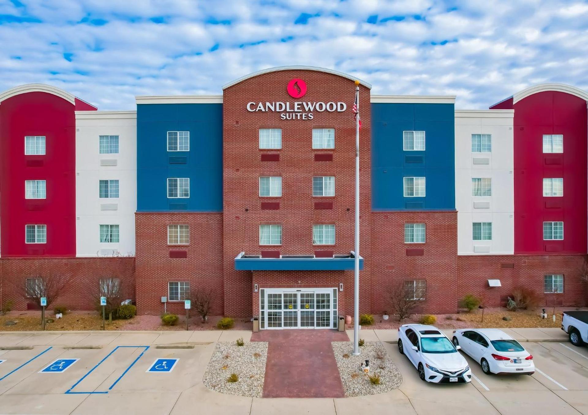 Candlewood Suites Lafayette by IHG photo 1