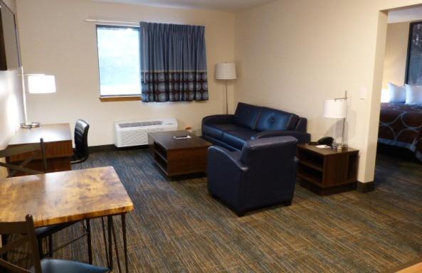 Super 8 by Wyndham Bemidji MN photo 20