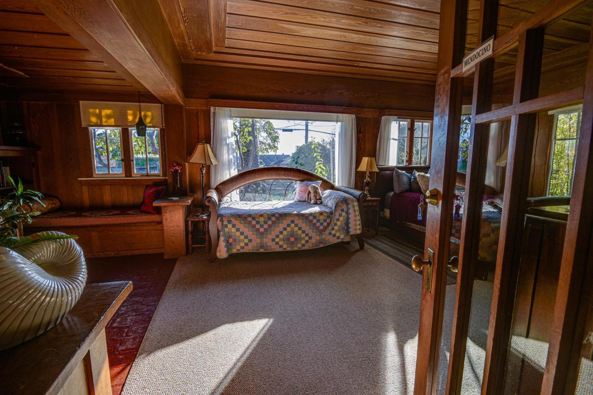 The Captains Quarters photo 9