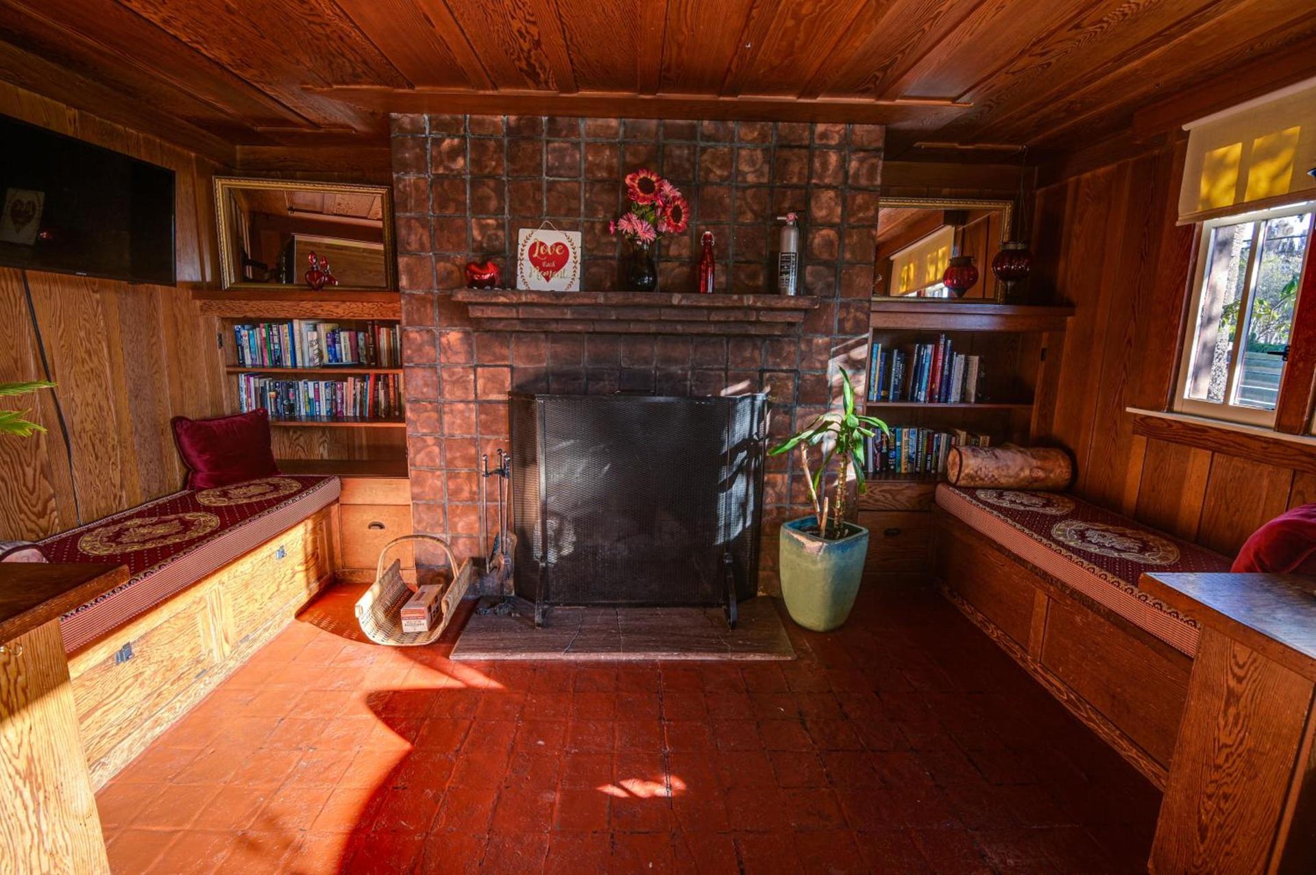 The Captains Quarters photo 14