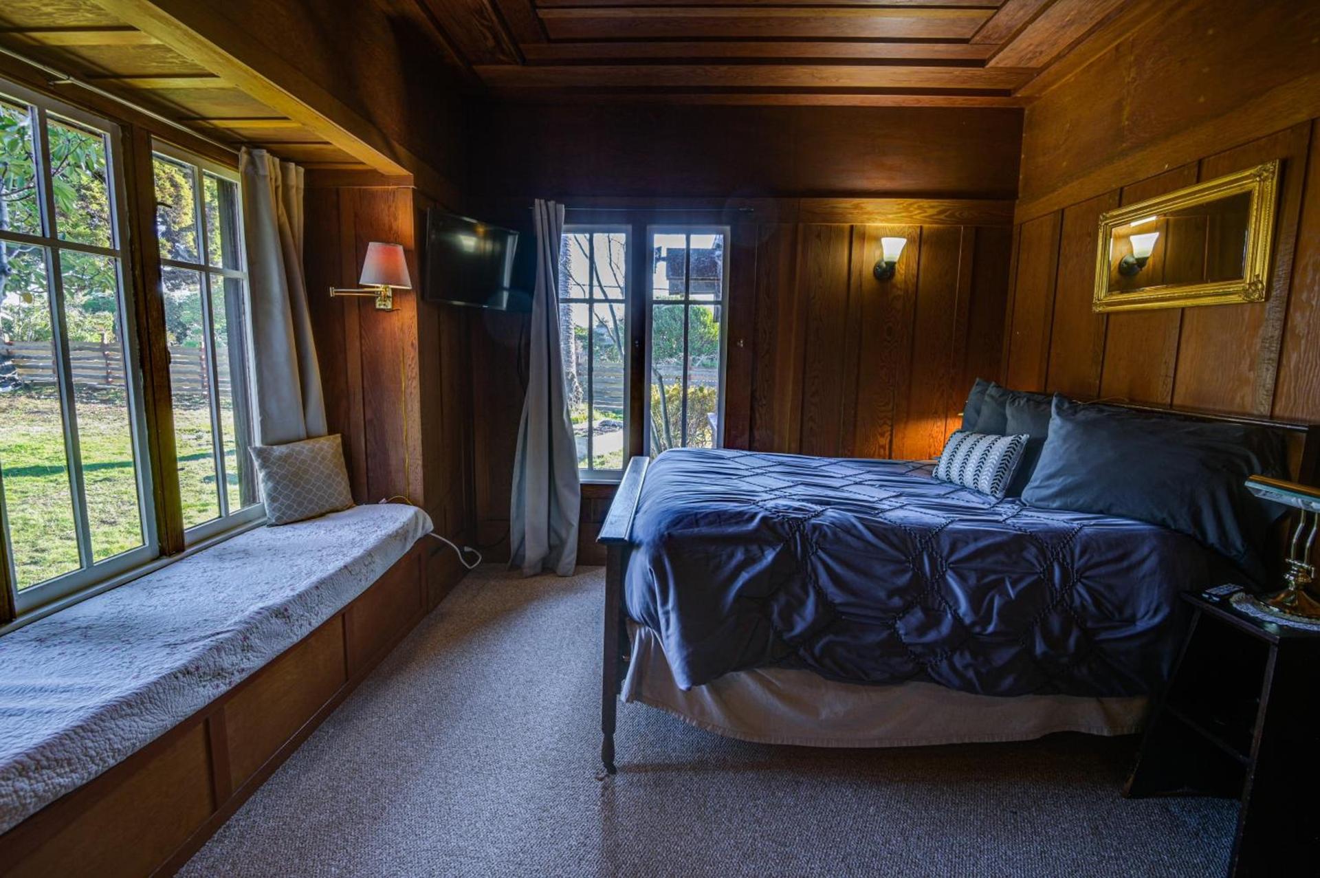 The Captains Quarters photo 18