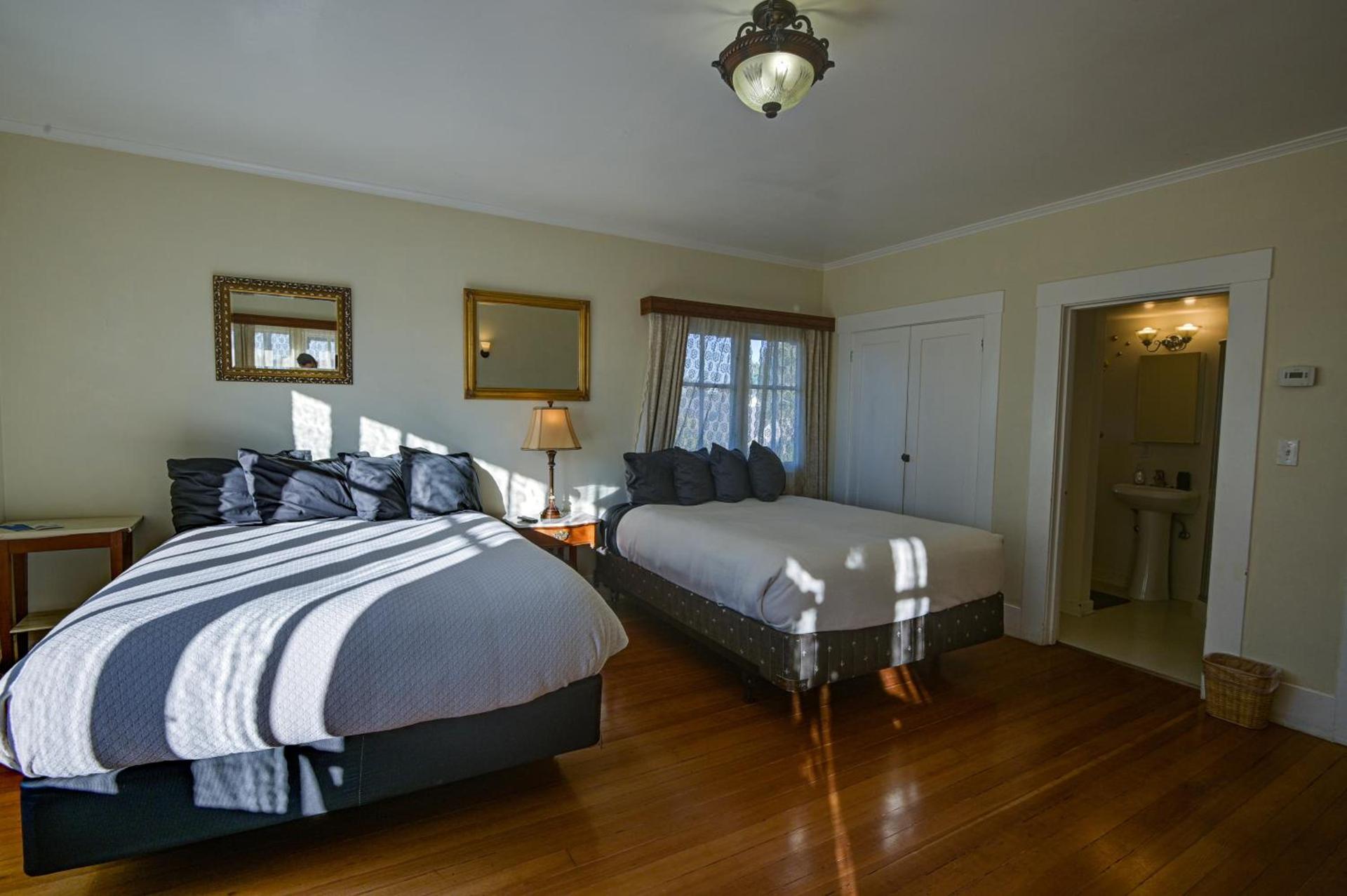 The Captains Quarters photo 29