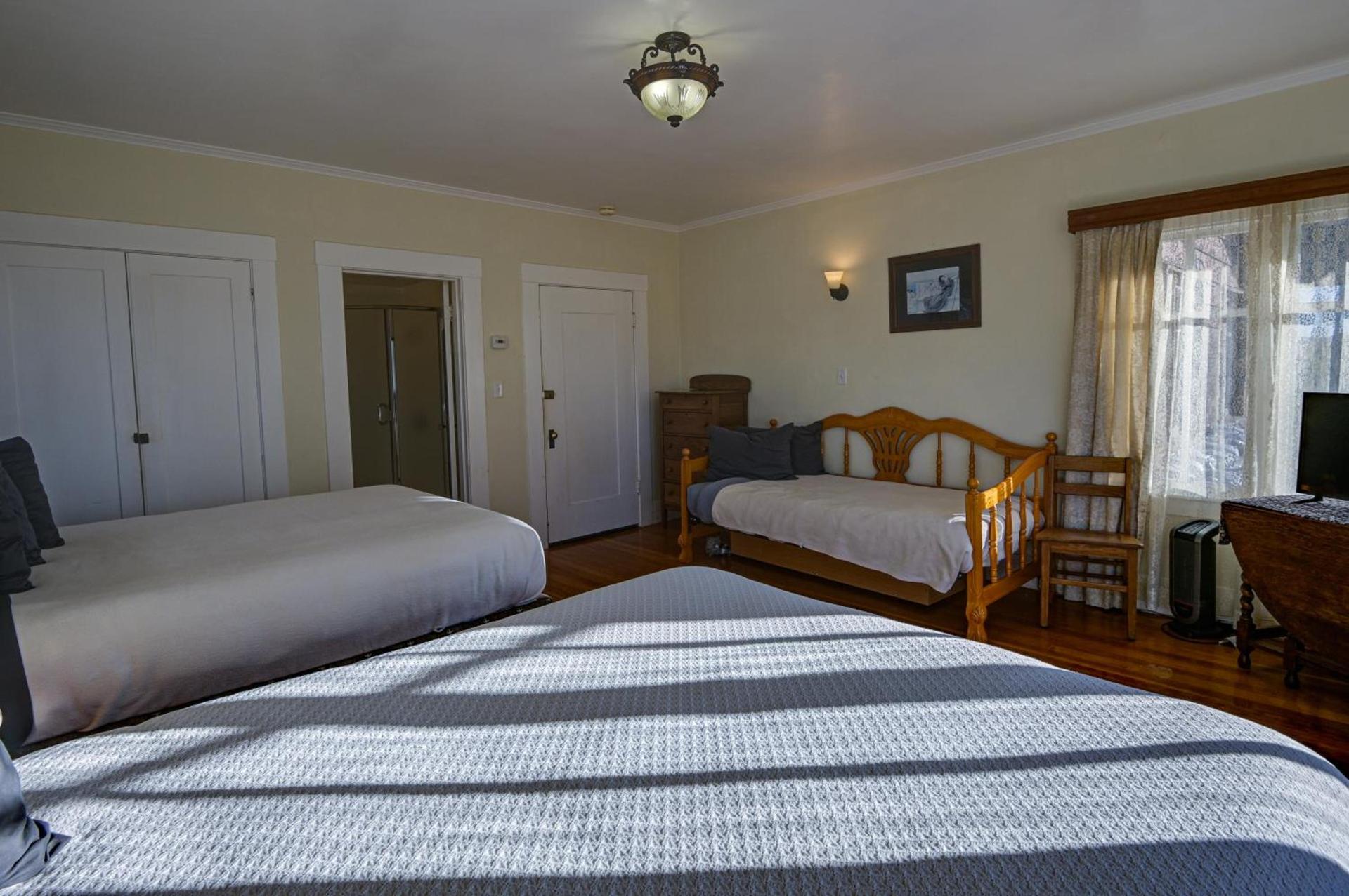 The Captains Quarters photo 30