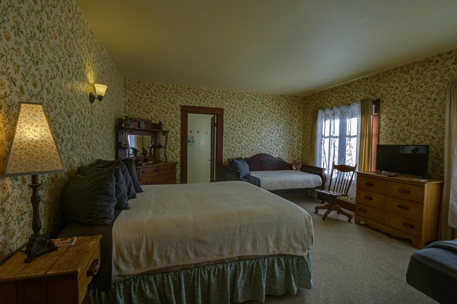 The Captains Quarters photo 3