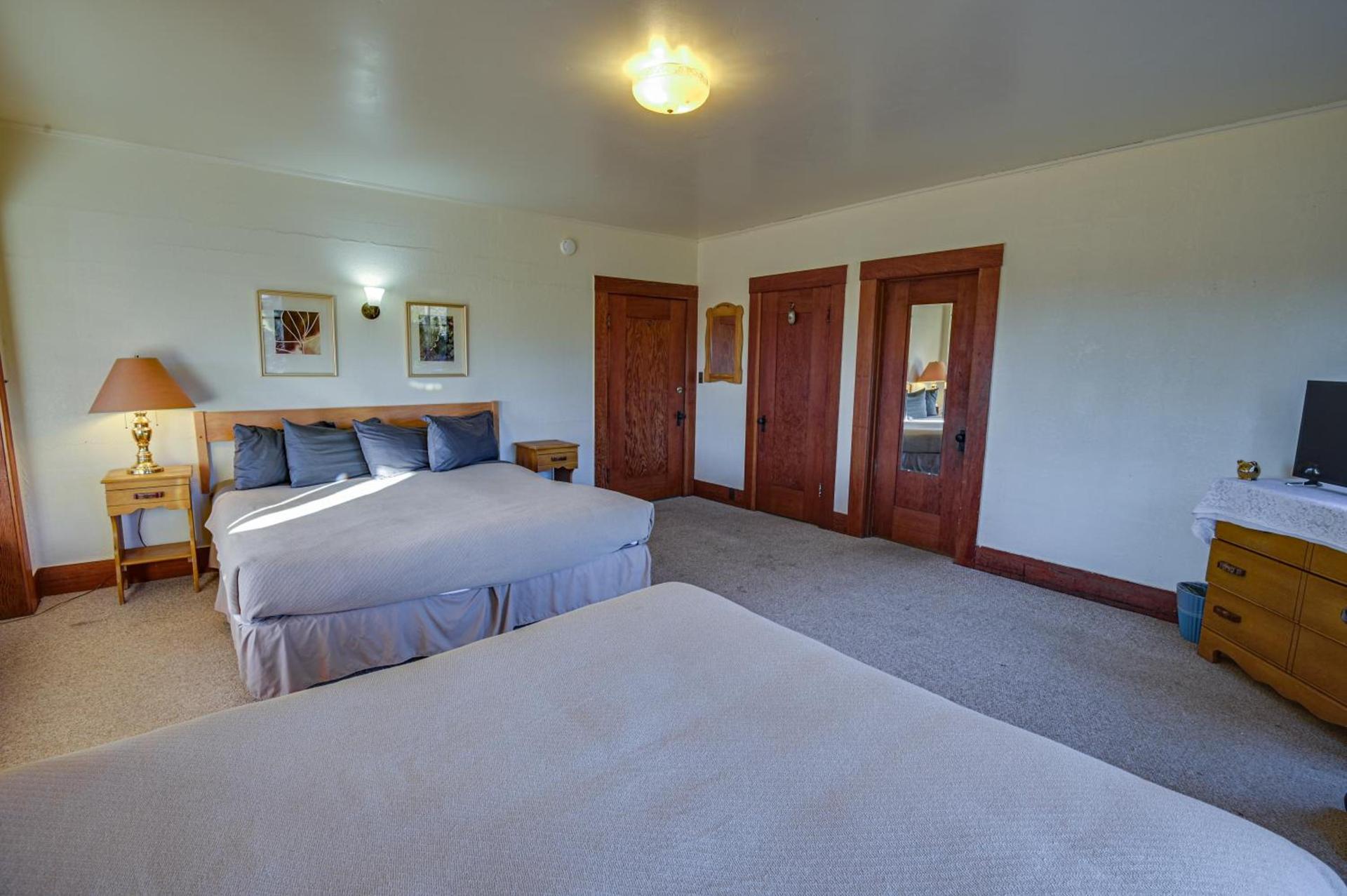 The Captains Quarters photo 42