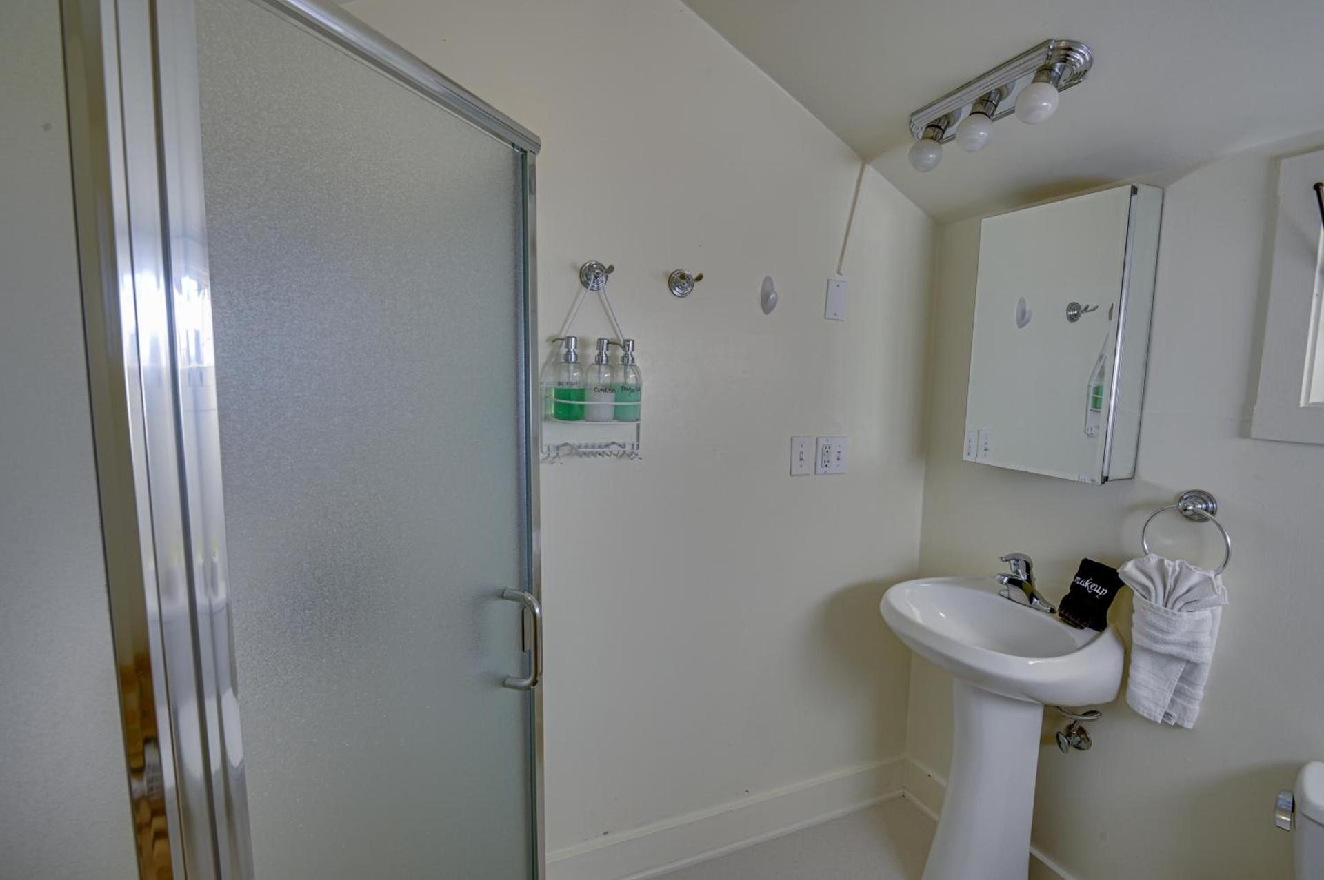 The Captains Quarters photo 51