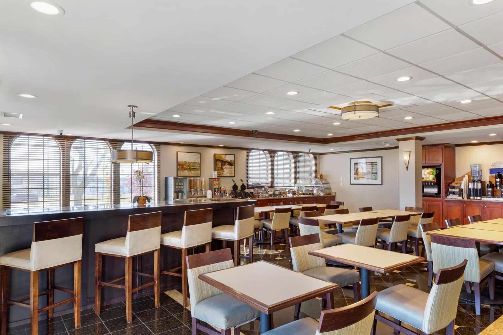 Best Western Plus South Hill Inn photo 7