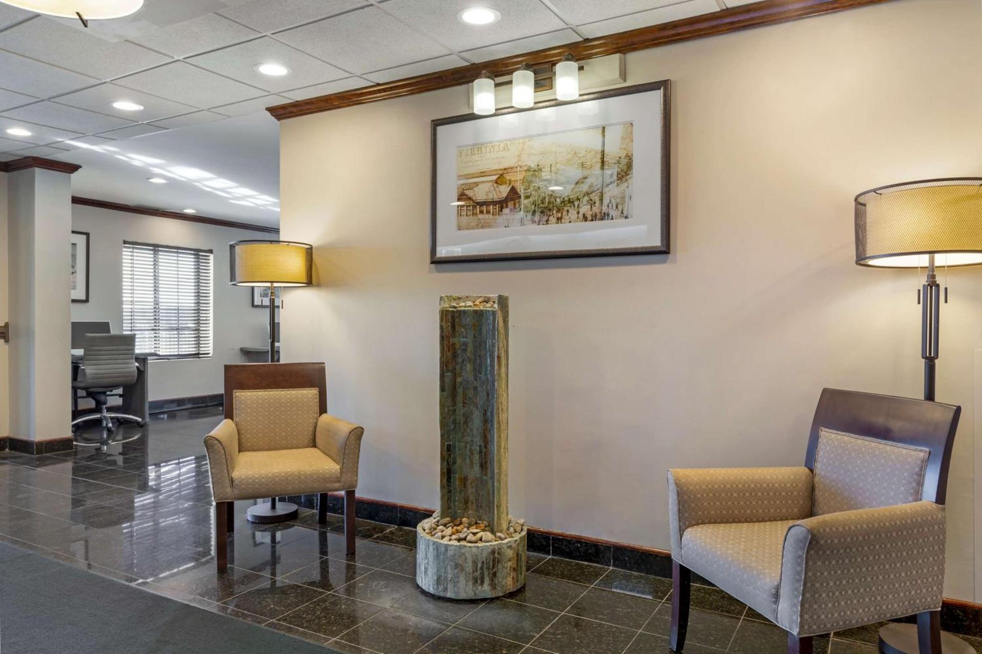 Best Western Plus South Hill Inn photo 2