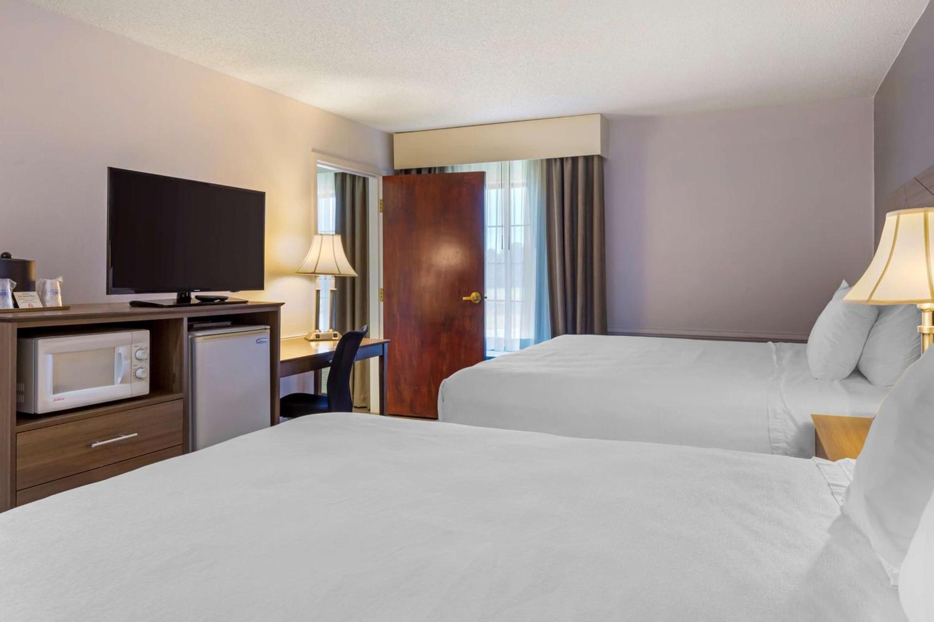 Best Western Plus South Hill Inn photo 16