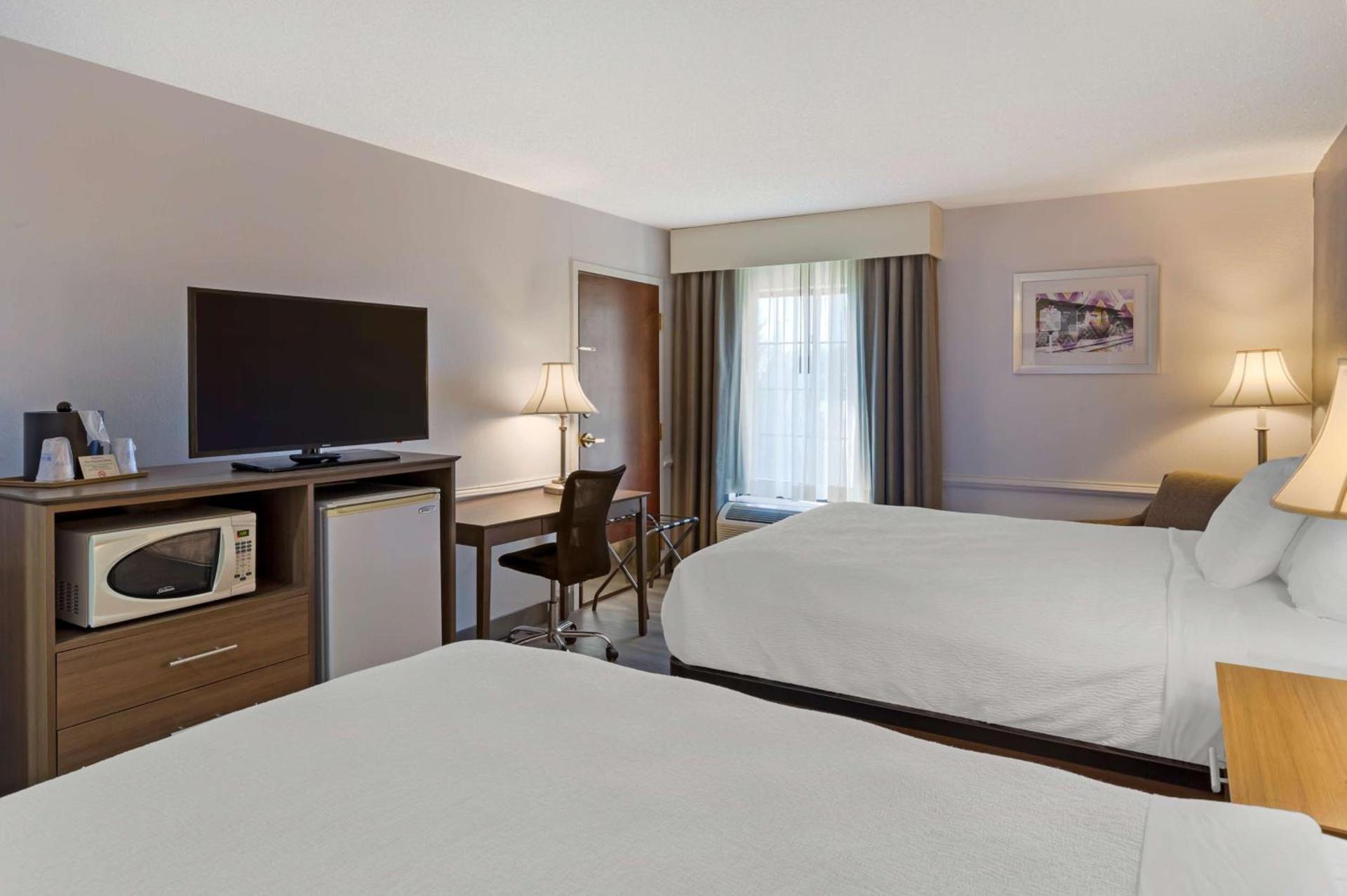 Best Western Plus South Hill Inn photo 19