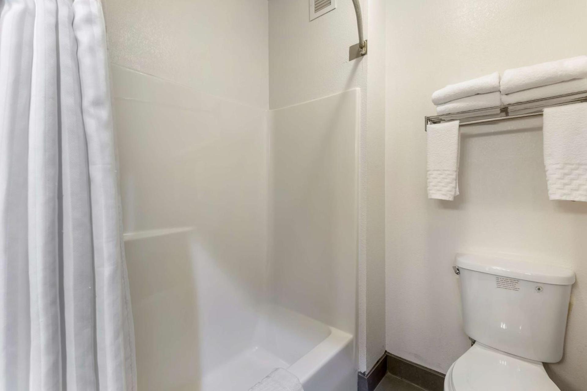 Best Western Plus South Hill Inn photo 34