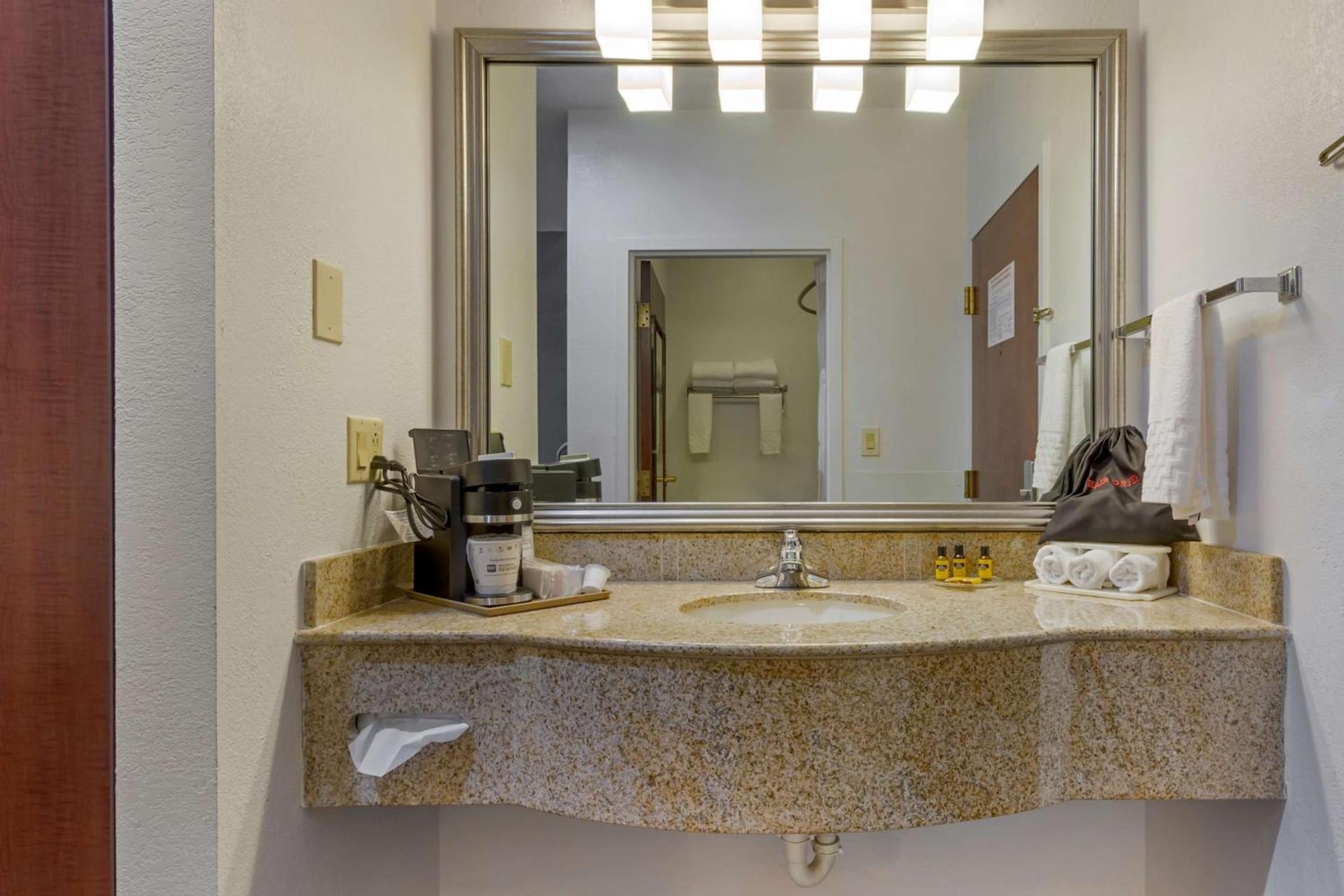 Best Western Plus South Hill Inn photo 36
