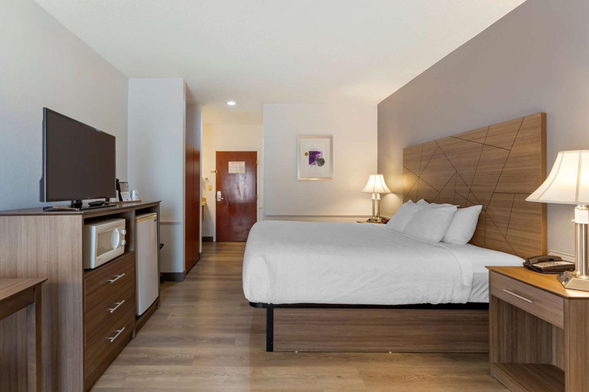 Best Western Plus South Hill Inn photo 24