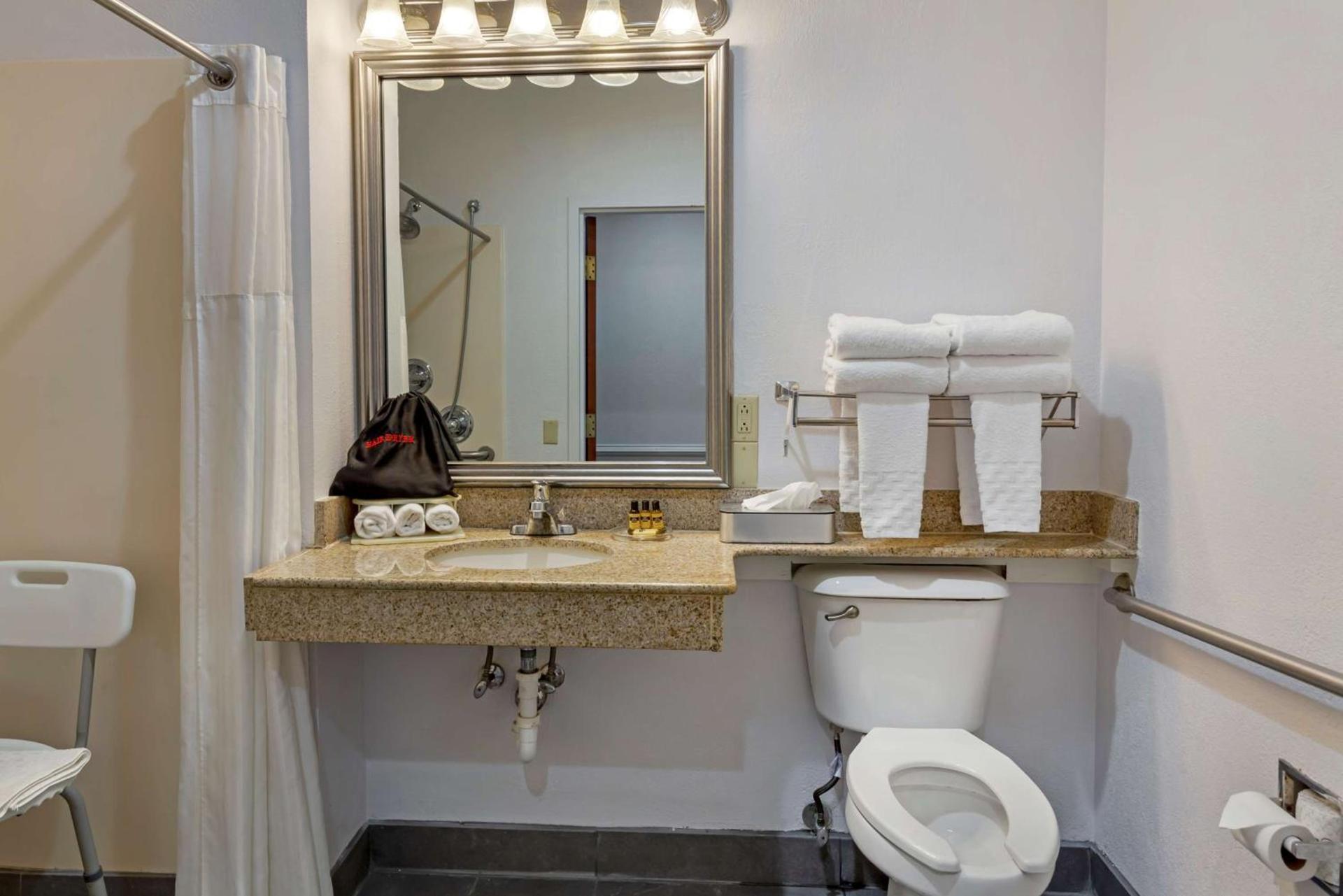 Best Western Plus South Hill Inn photo 37
