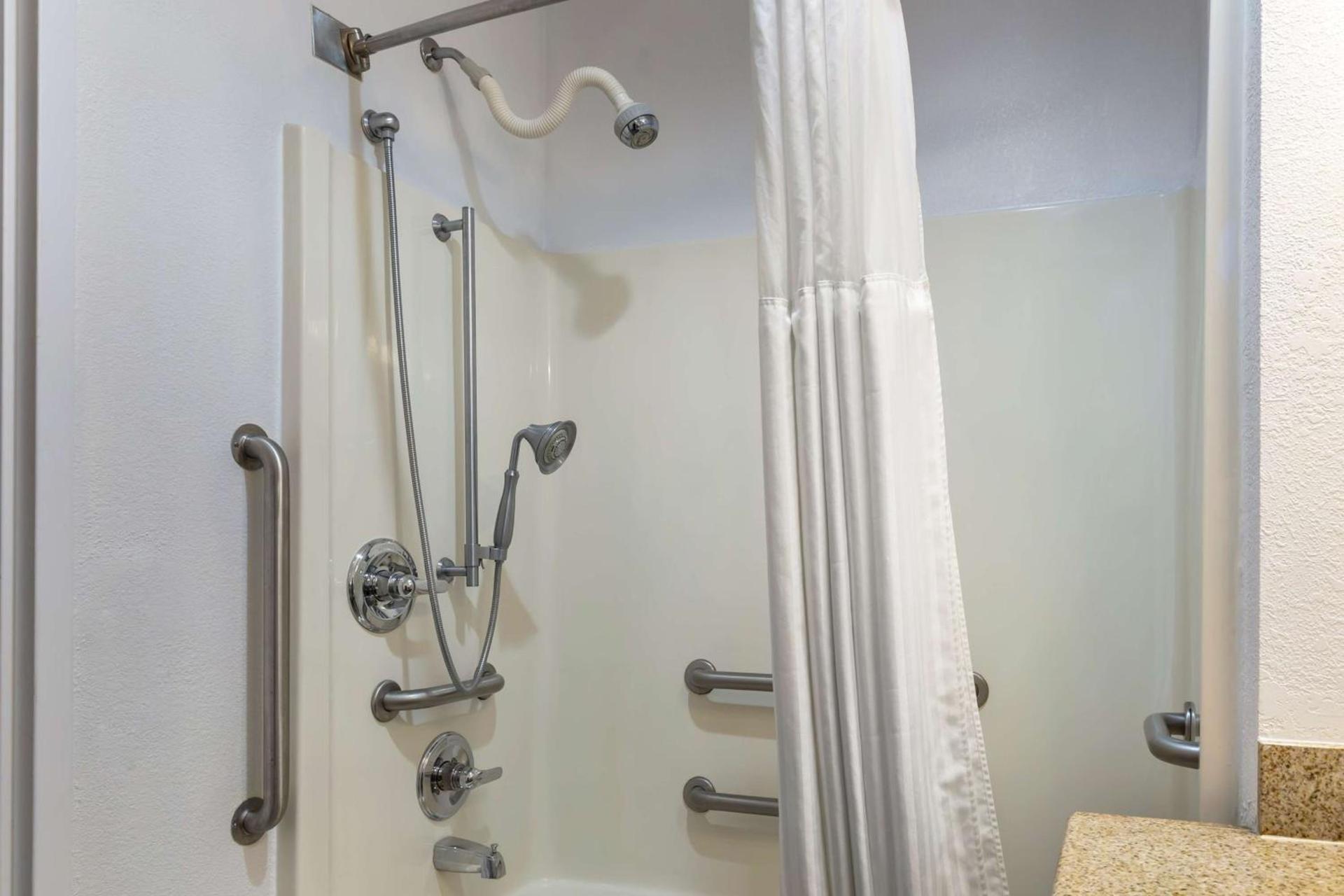 Best Western Plus South Hill Inn photo 38