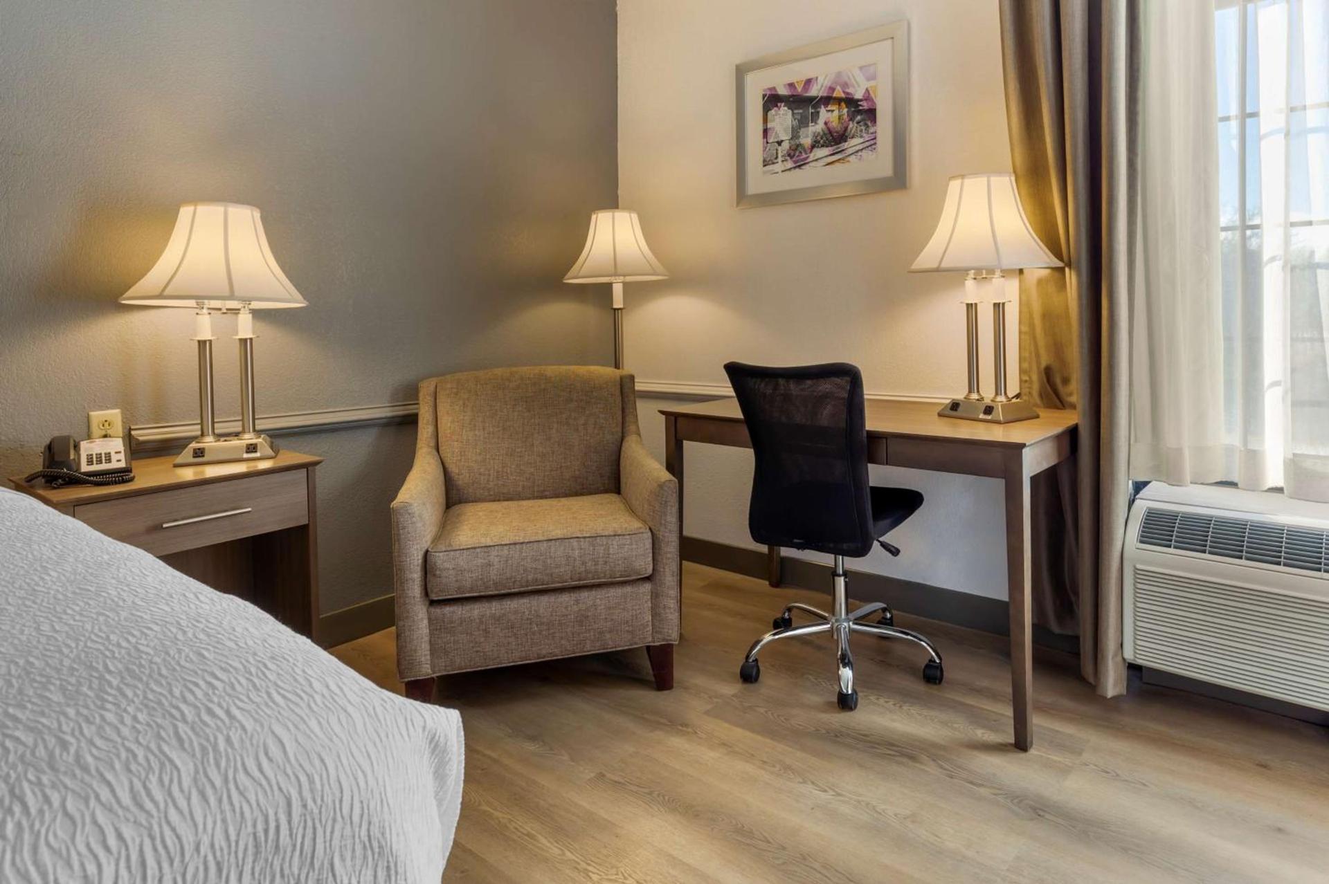 Best Western Plus South Hill Inn photo 28
