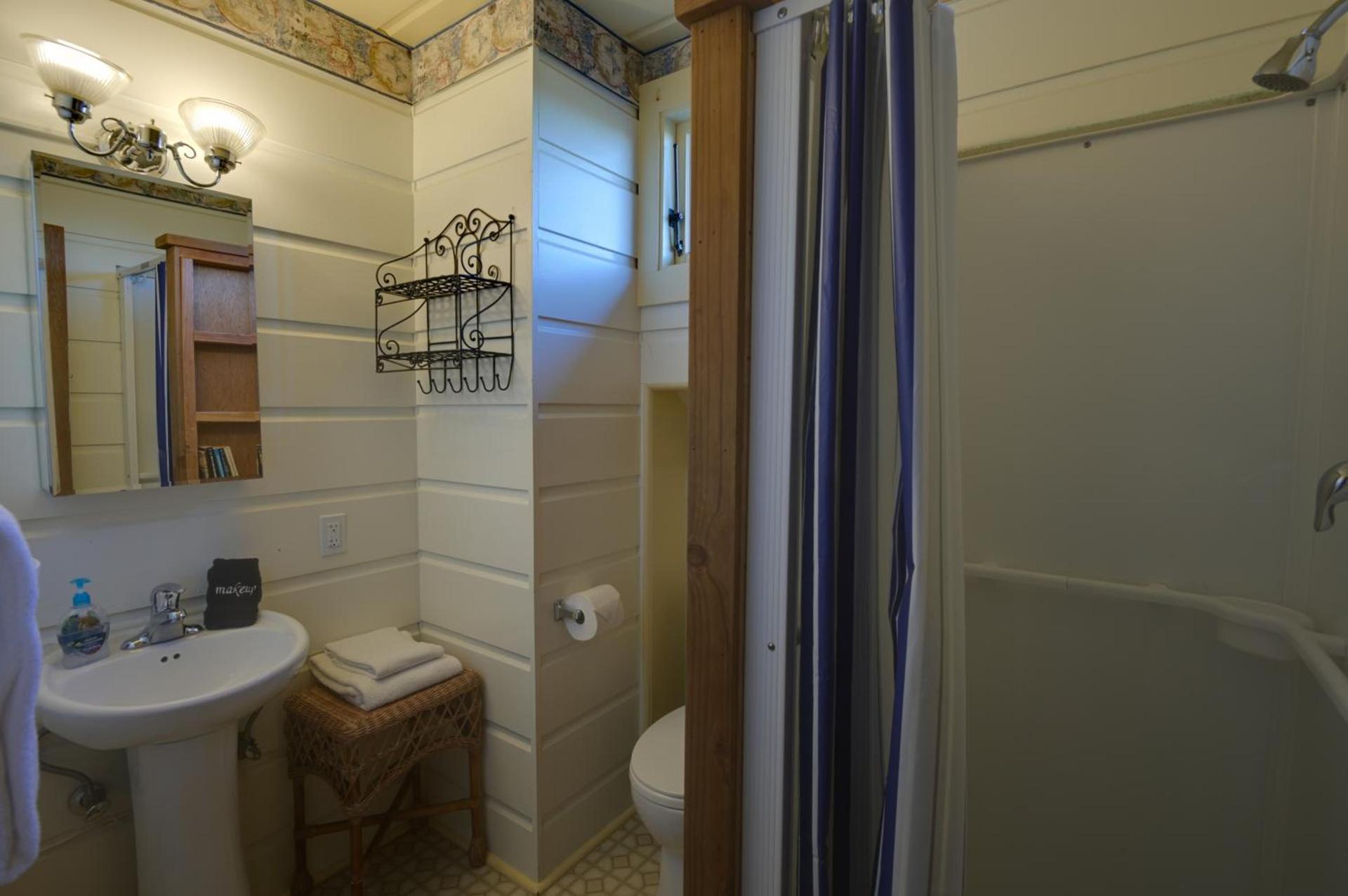 The Captains Quarters photo 58