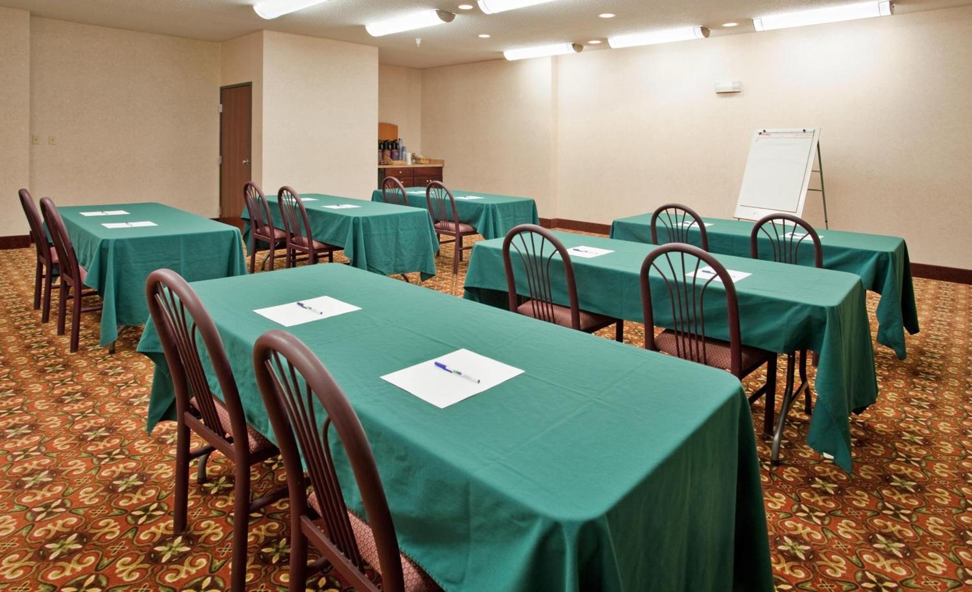 Seasons Inn & Suites Highland photo 15