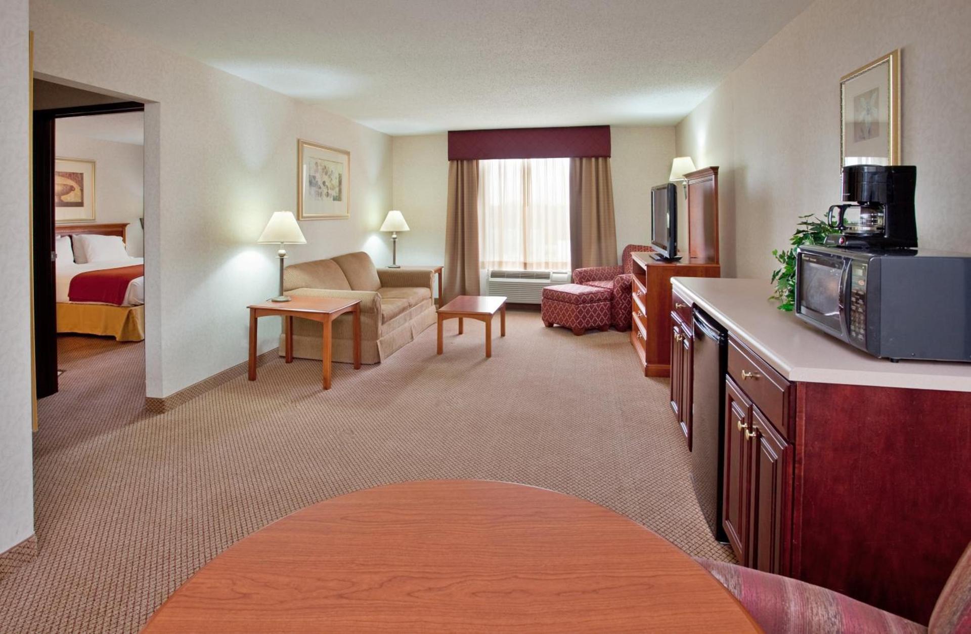 Seasons Inn & Suites Highland photo 17