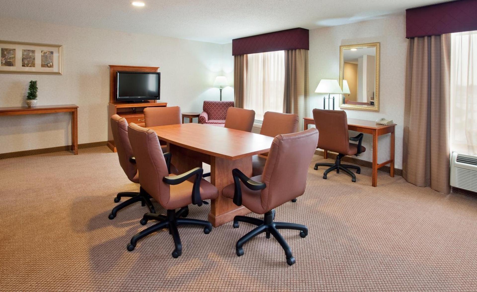 Seasons Inn & Suites Highland photo 20