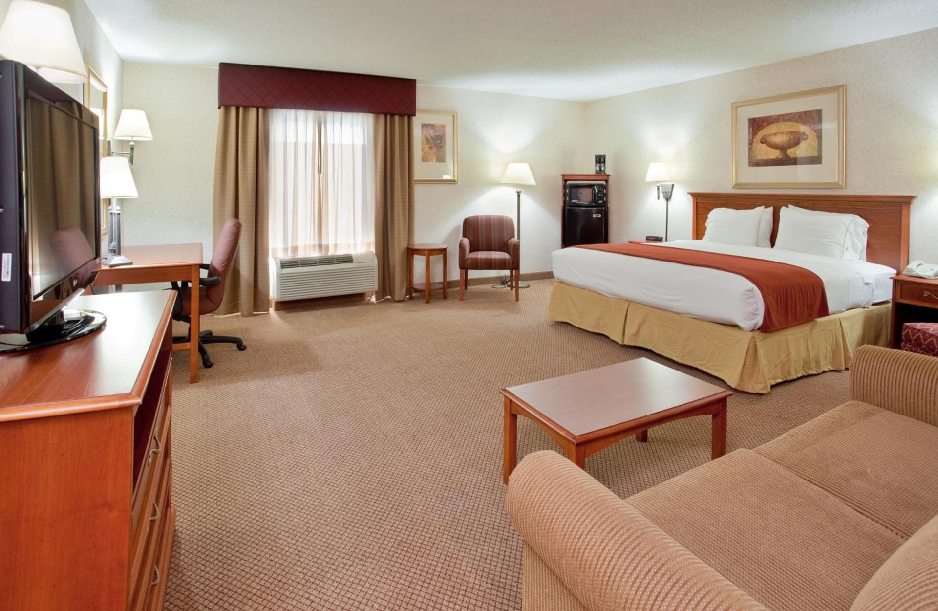 Seasons Inn & Suites Highland photo 23