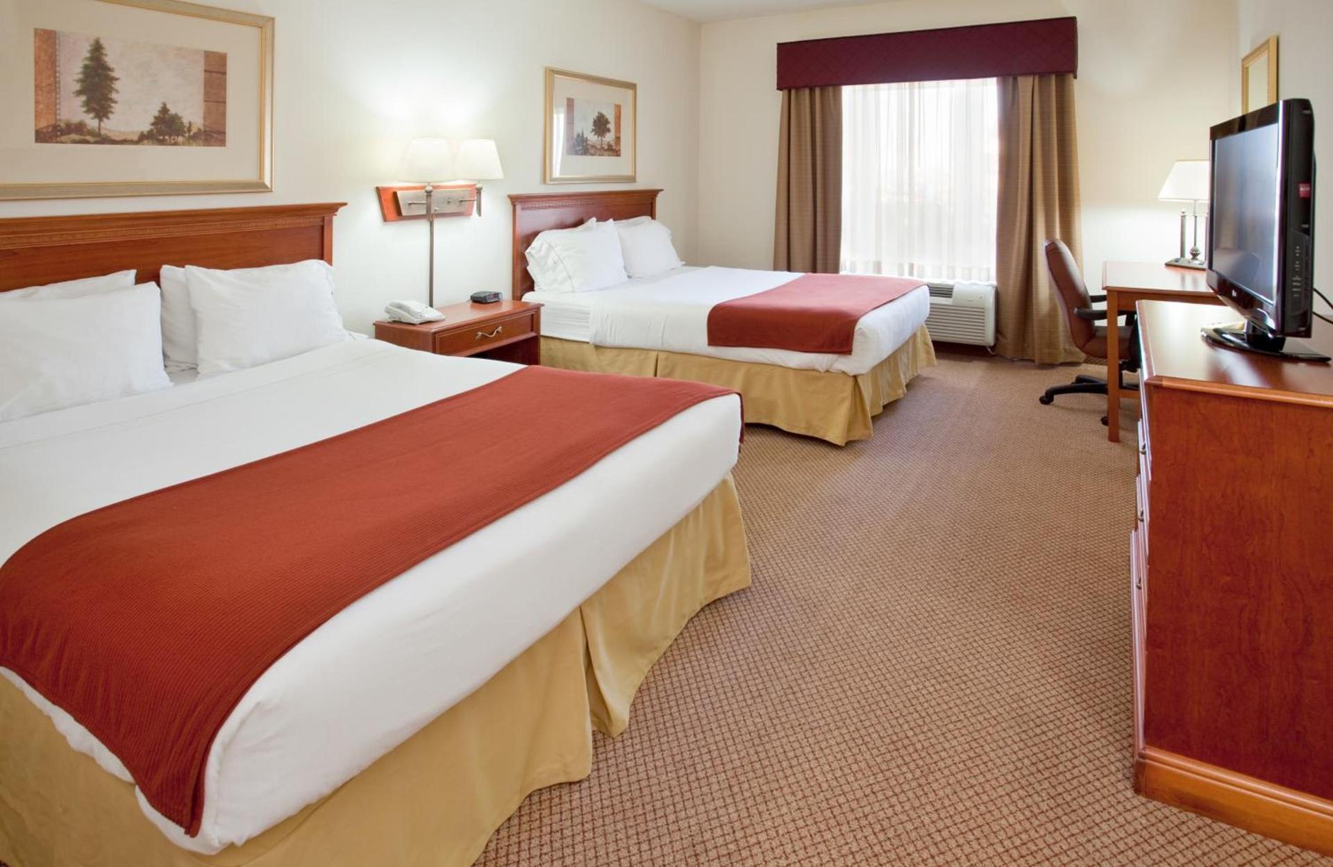 Seasons Inn & Suites Highland photo 11