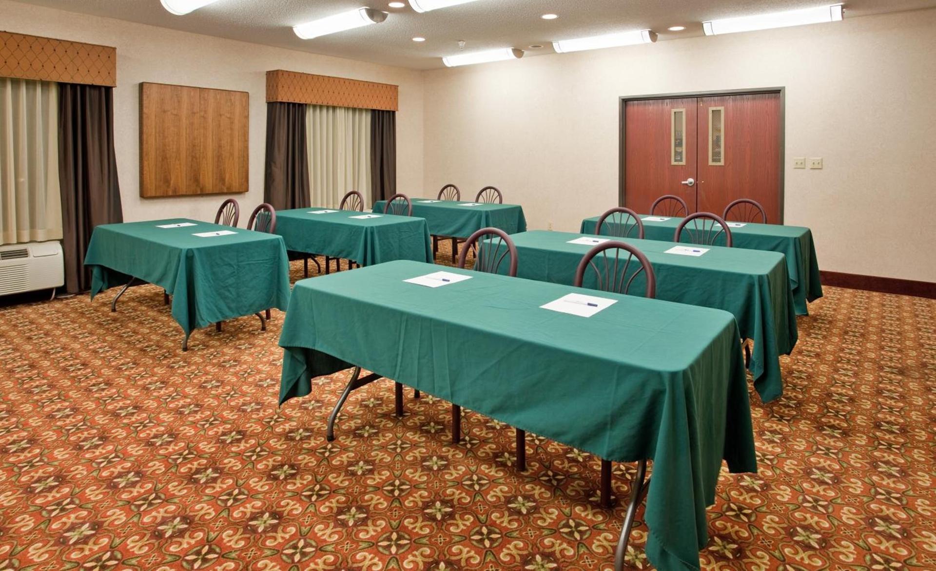 Seasons Inn & Suites Highland photo 24
