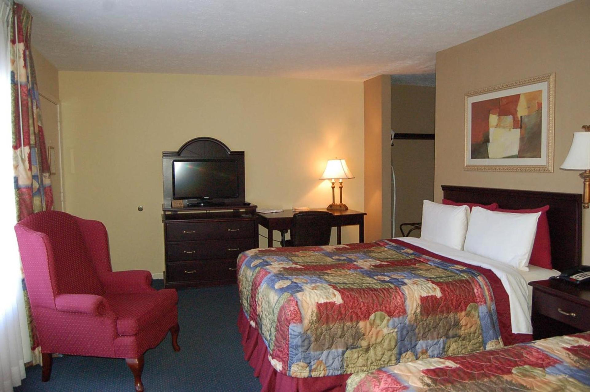 Golden Manor Inn & Suites photo 18