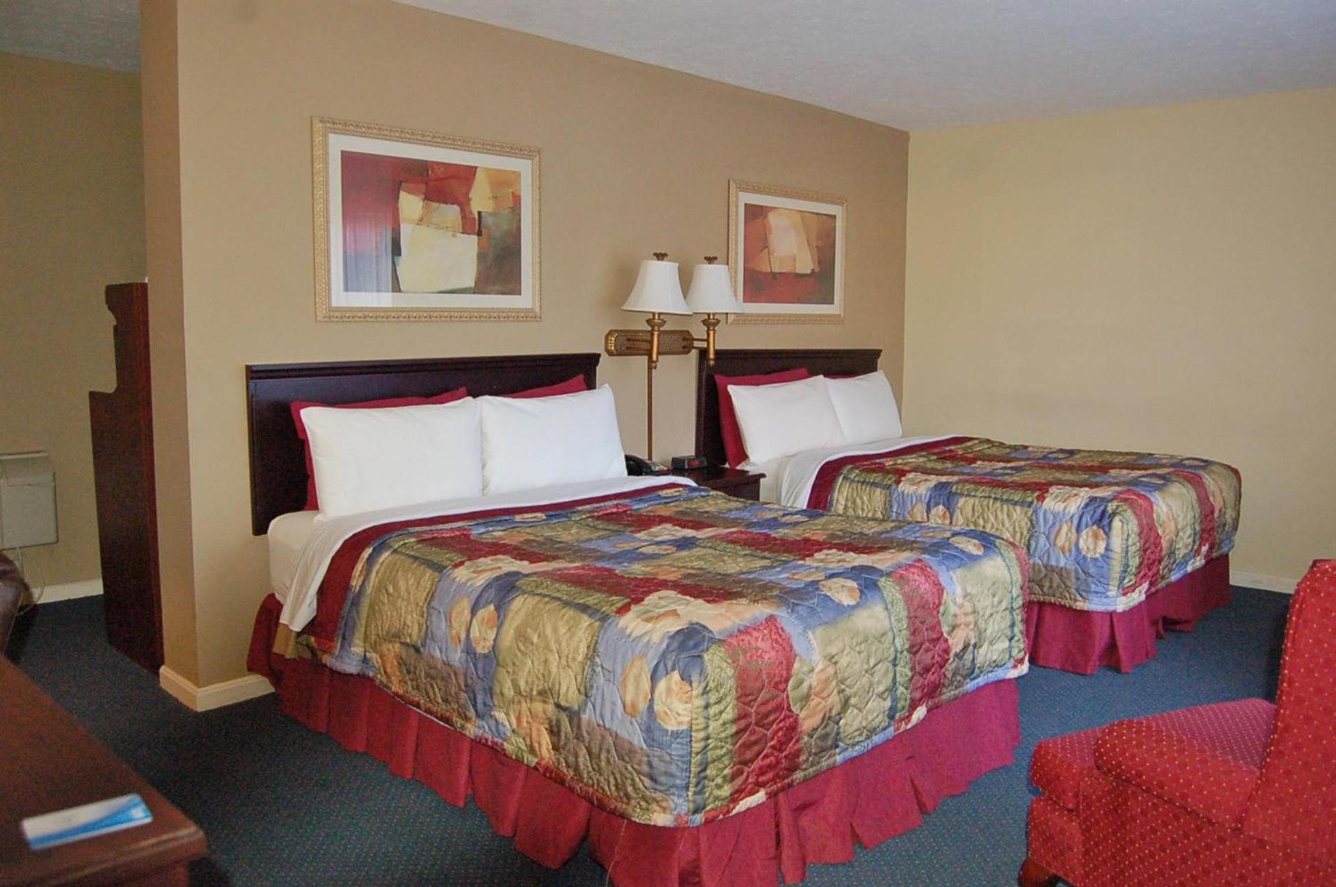 Golden Manor Inn & Suites photo 14