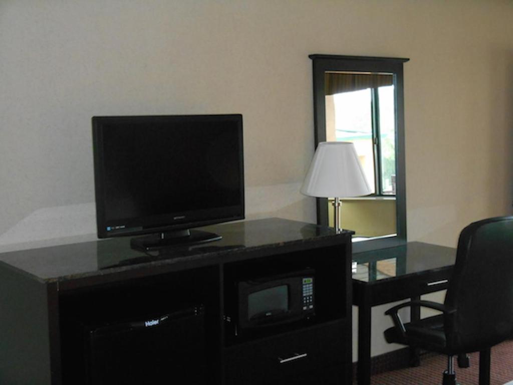 AmeriStay Inn St Joseph photo 14