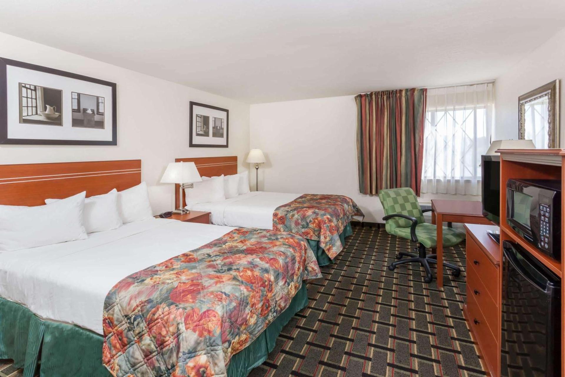 Baymont by Wyndham Decatur photo 11
