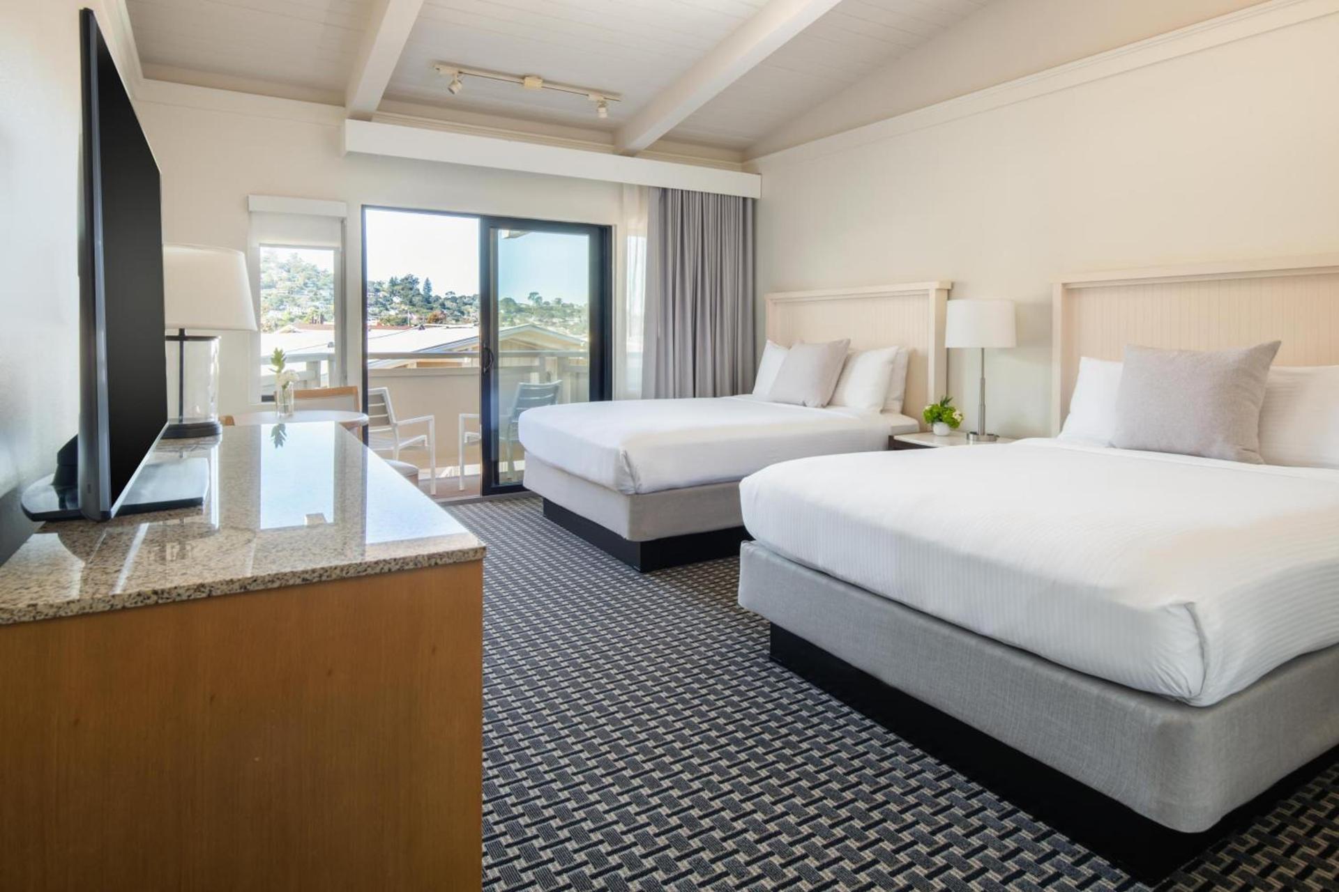 The Lodge at Tiburon photo 28
