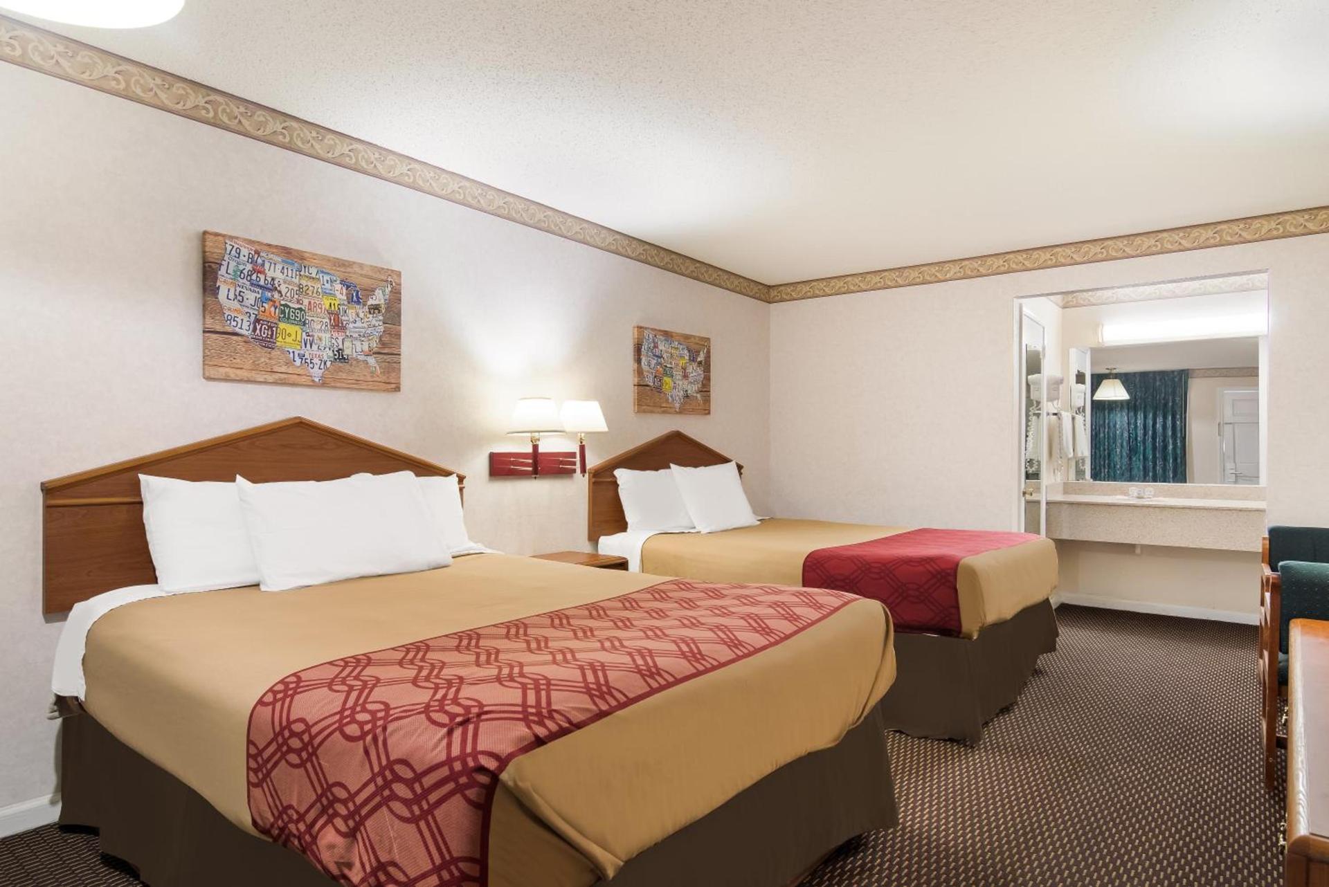 Econo Lodge Calhoun North Damascus photo 32