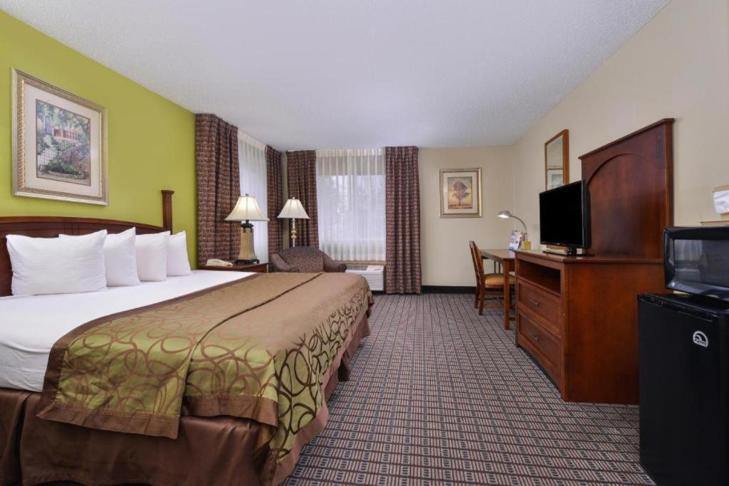 Regency Inn Geneseo IL photo 24