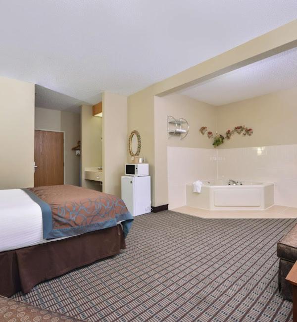 Regency Inn Geneseo IL photo 22