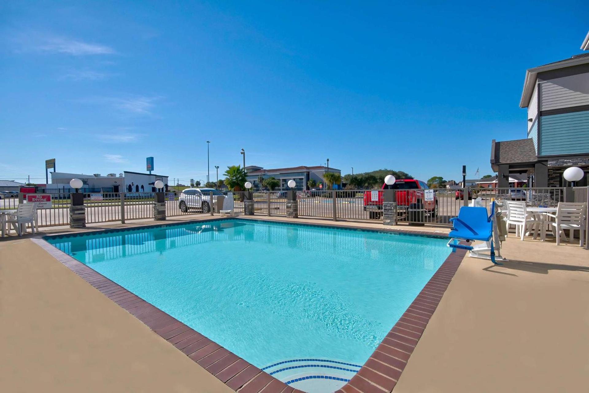 Studio 6-Port Arthur, TX - SE photo 8