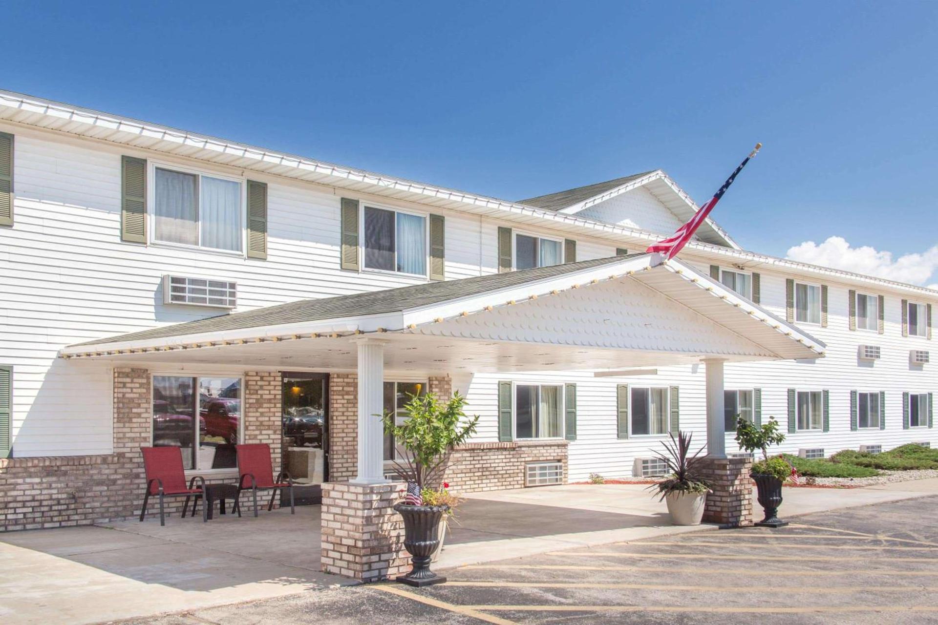 Super 8 by Wyndham Escanaba — hotel in Escanaba