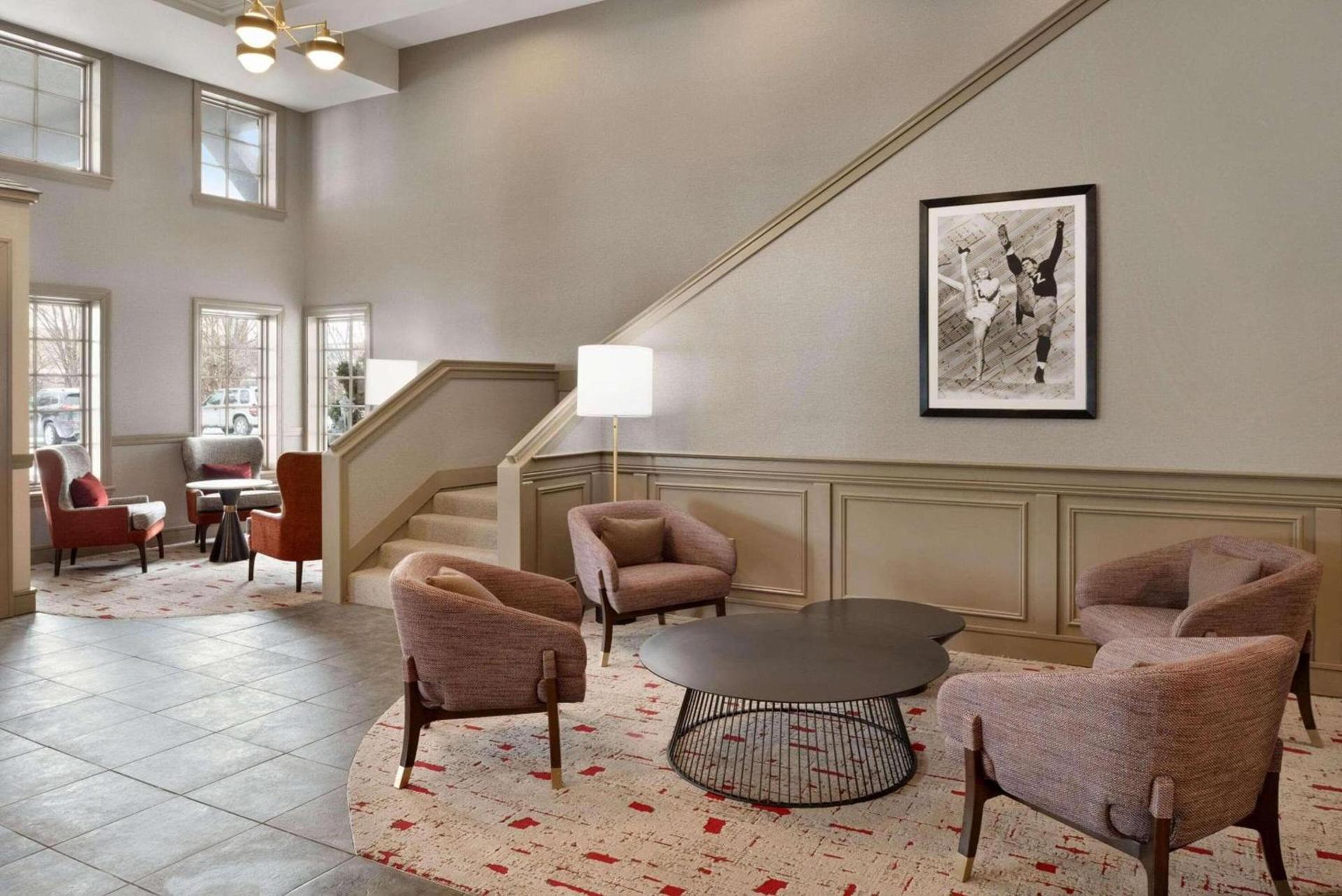 Wingate by Wyndham South Bend - Notre Dame photo 45