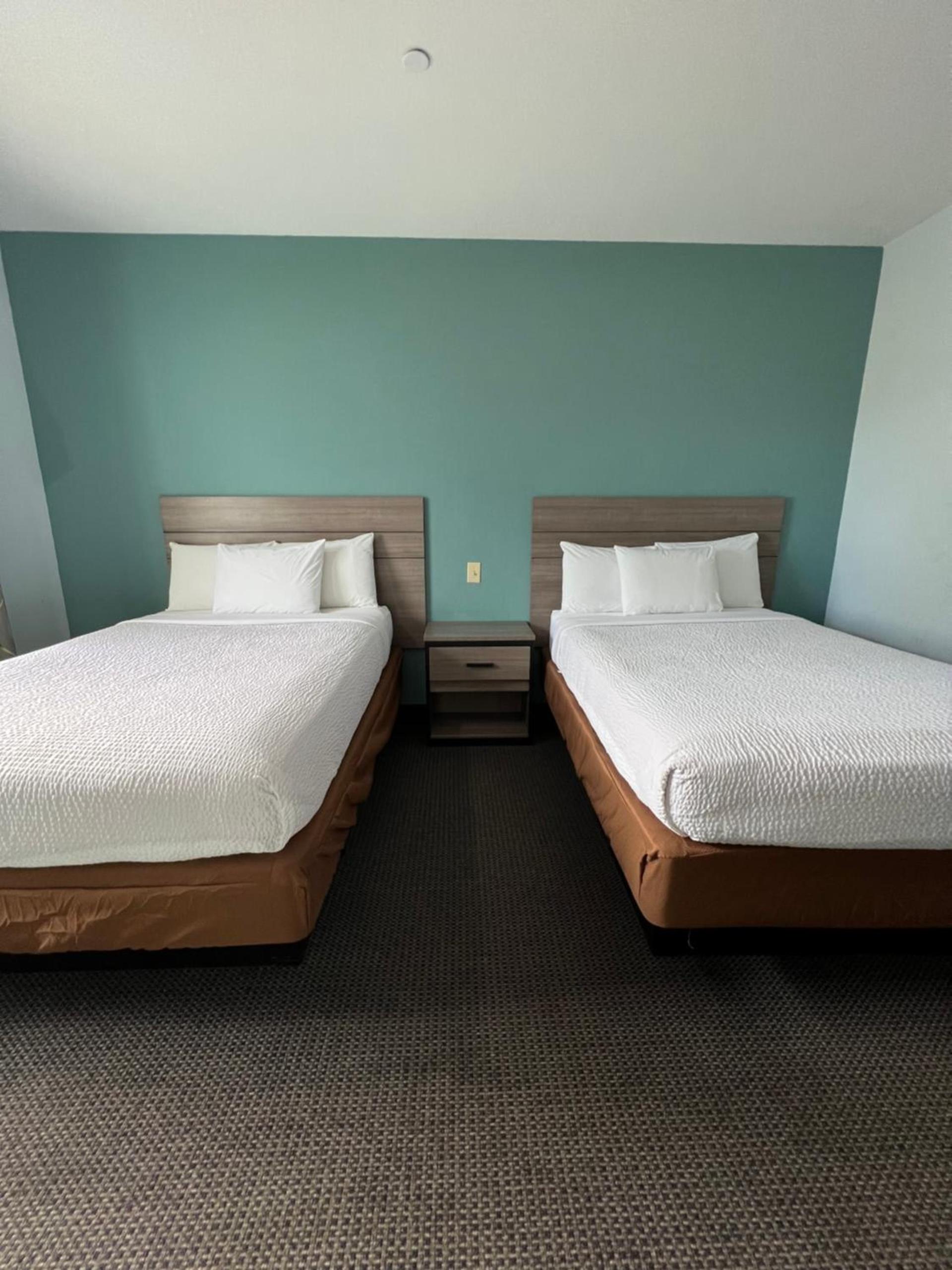 Americas Best Value Inn Sulphur photo 15