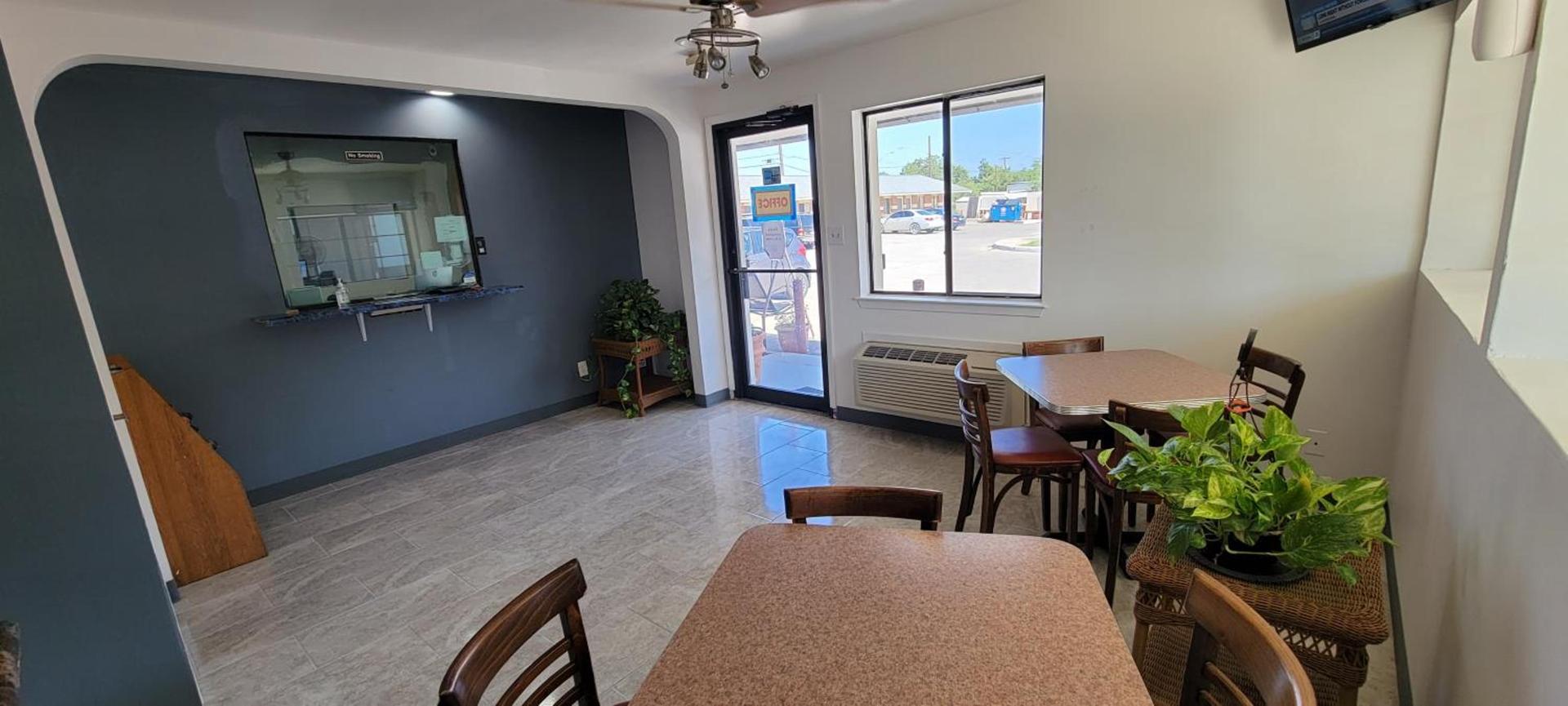 Americas Best Value Inn San Antonio Downtown Riverwalk photo 44
