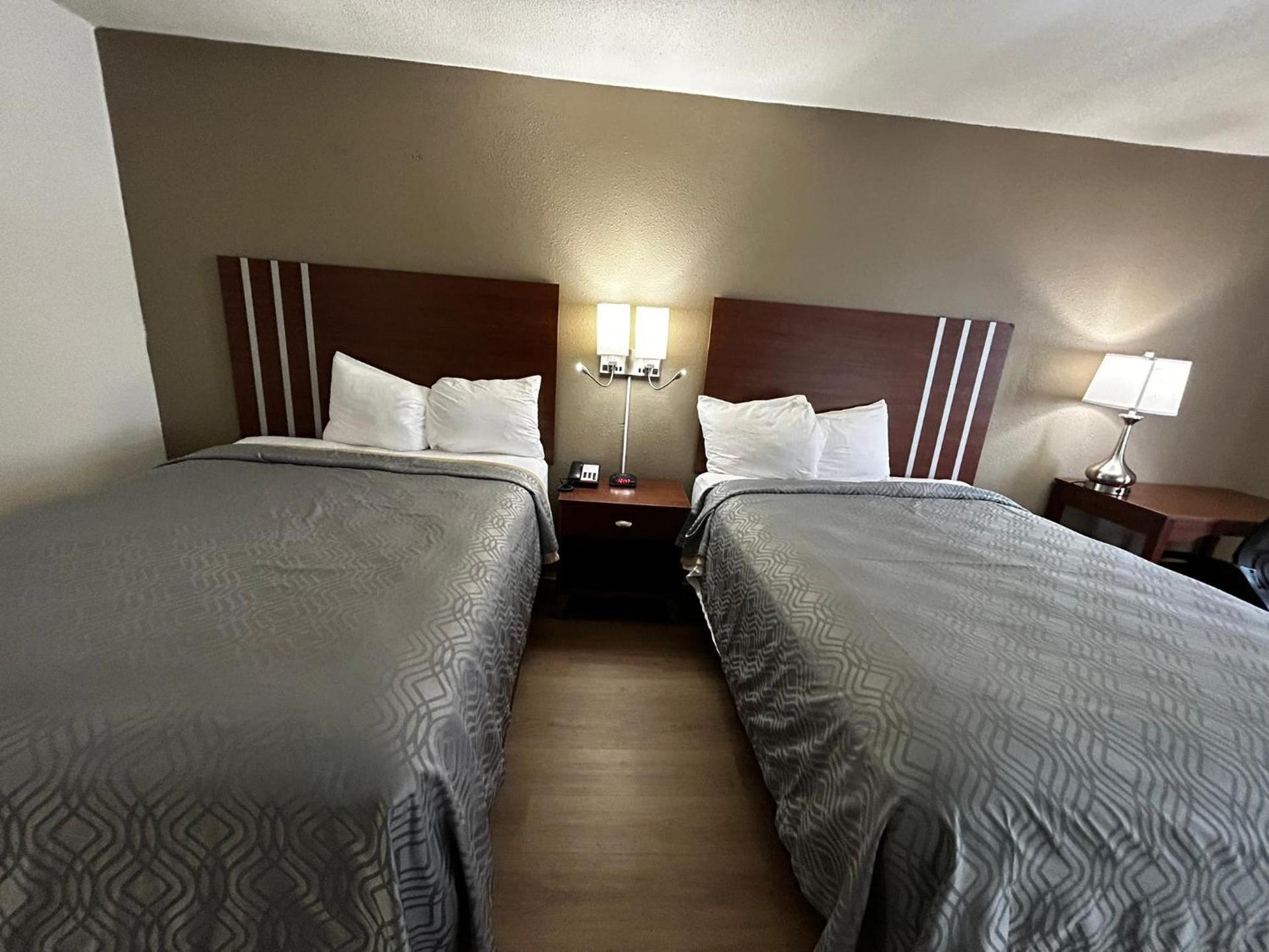 Econo Lodge Inn & Suites Chambersburg Central photo 20