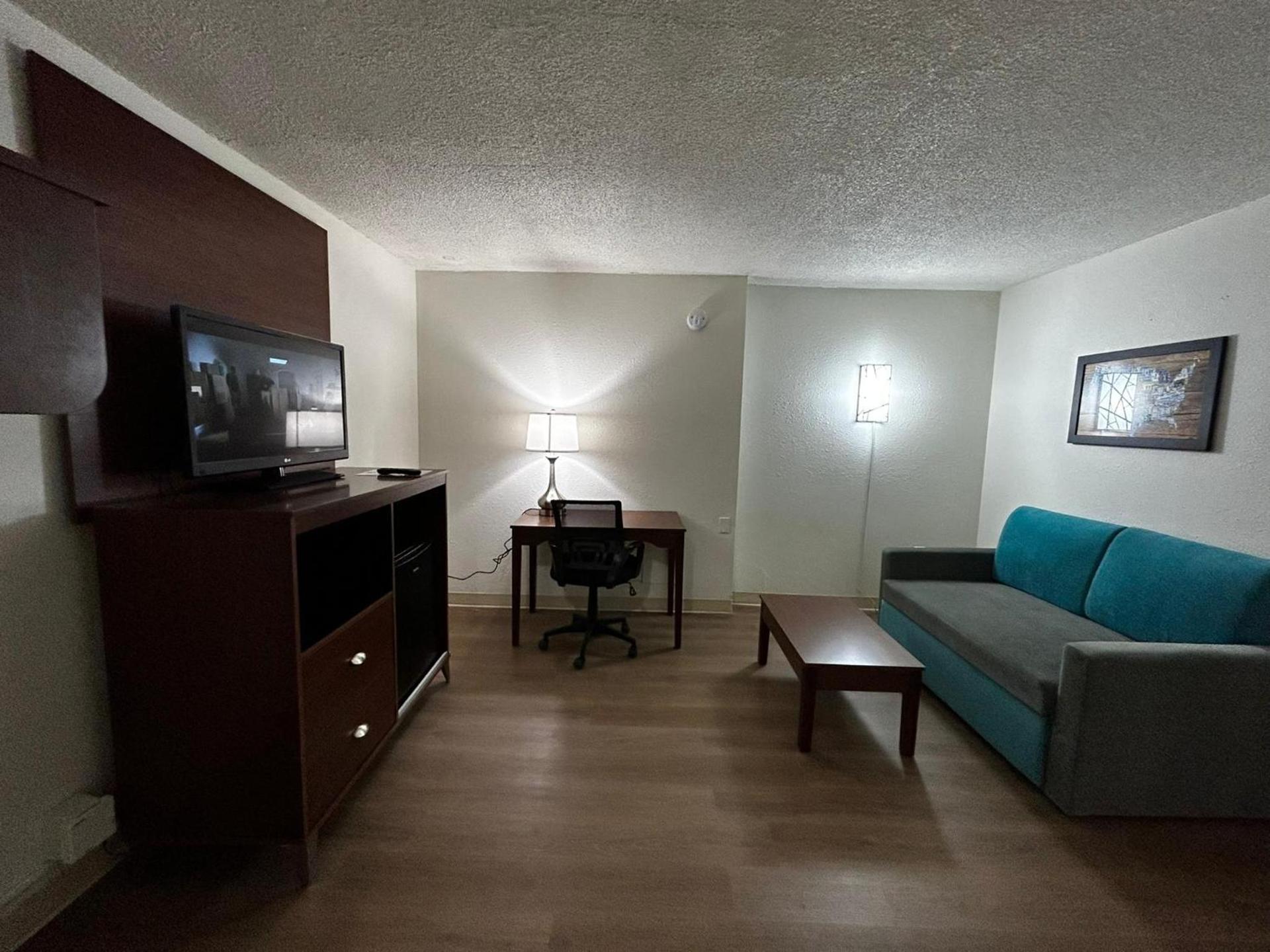 Econo Lodge Inn & Suites Chambersburg Central photo 23