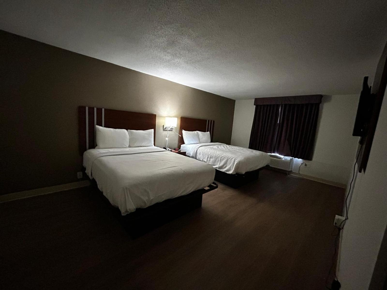 Econo Lodge Inn & Suites Chambersburg Central photo 43